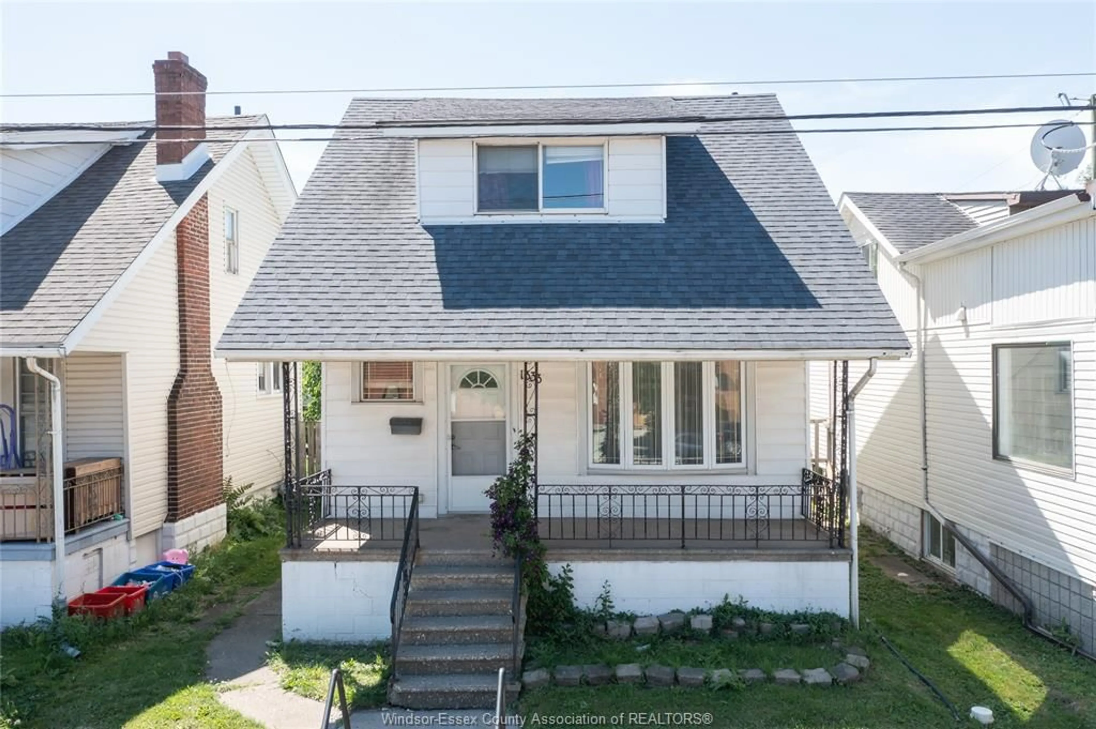 Home with brick exterior material, street for 1333 WYANDOTTE St, Windsor Ontario N9B 1H3