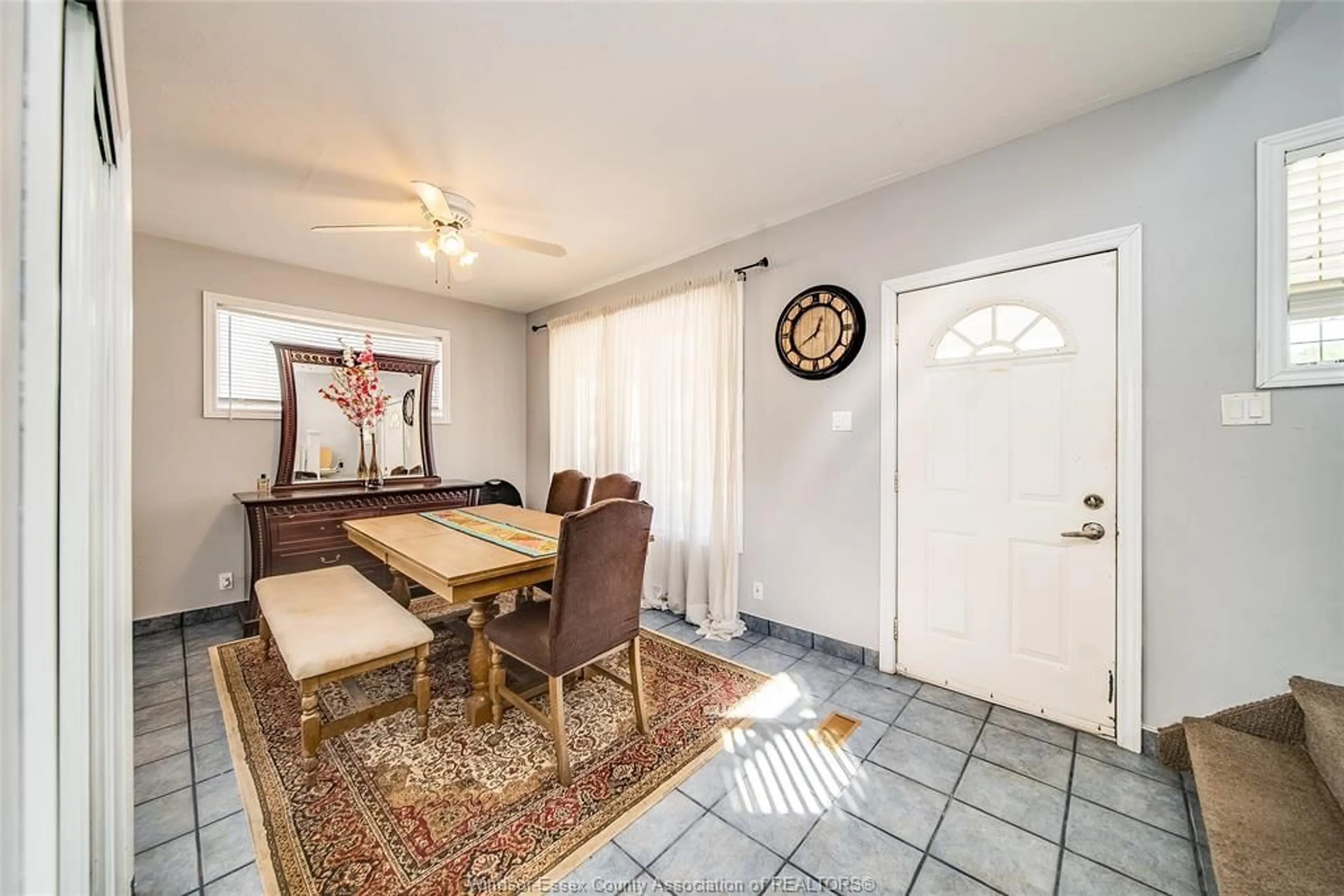 Dining room, ceramic/tile floor for 1333 WYANDOTTE St, Windsor Ontario N9B 1H3