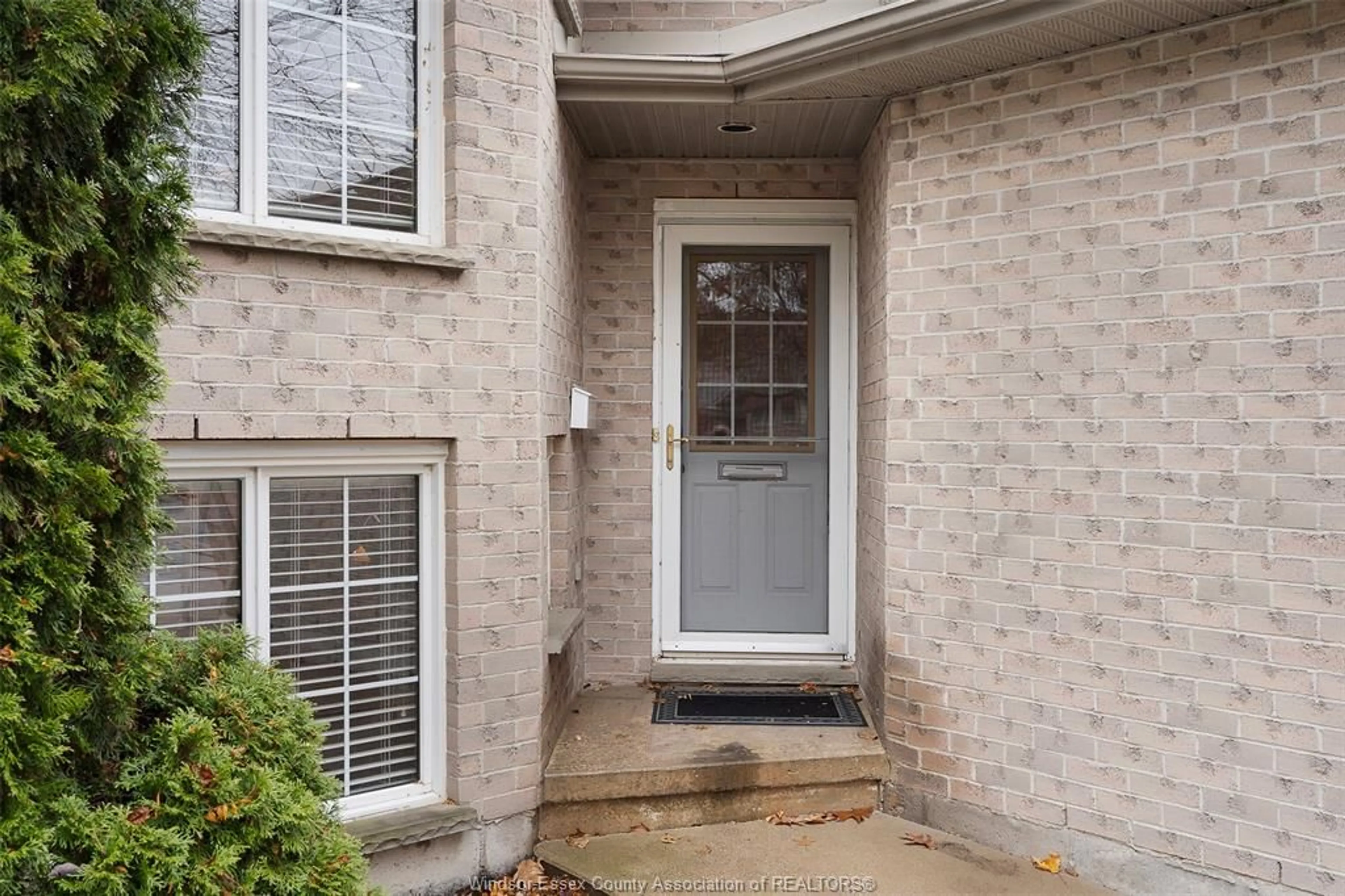 Unknown for 1233 ST. PAUL Ave, Windsor Ontario N8S 4T6