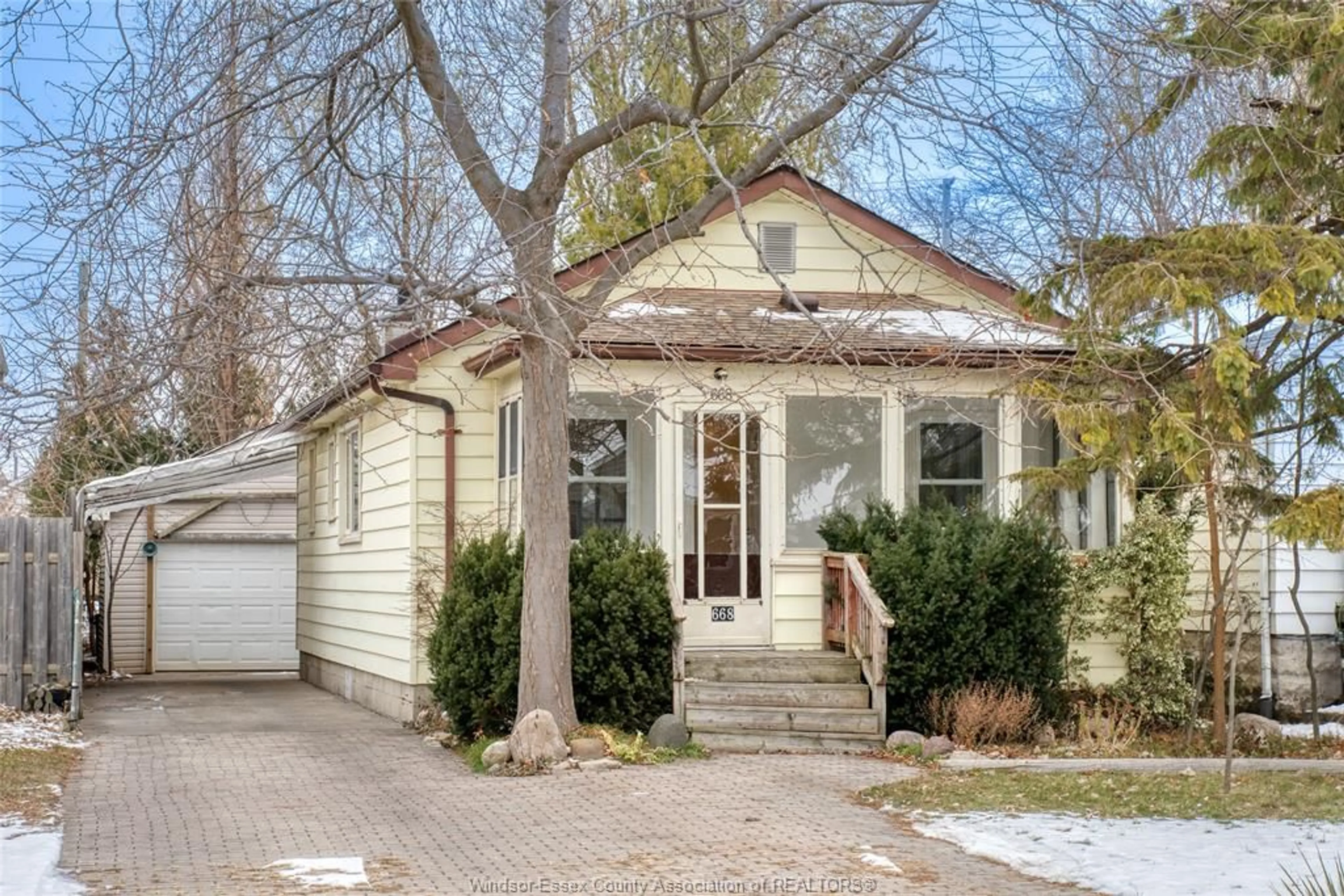 Home with brick exterior material, street for 668 SOUTH PACIFIC, Windsor Ontario N8X 2W8