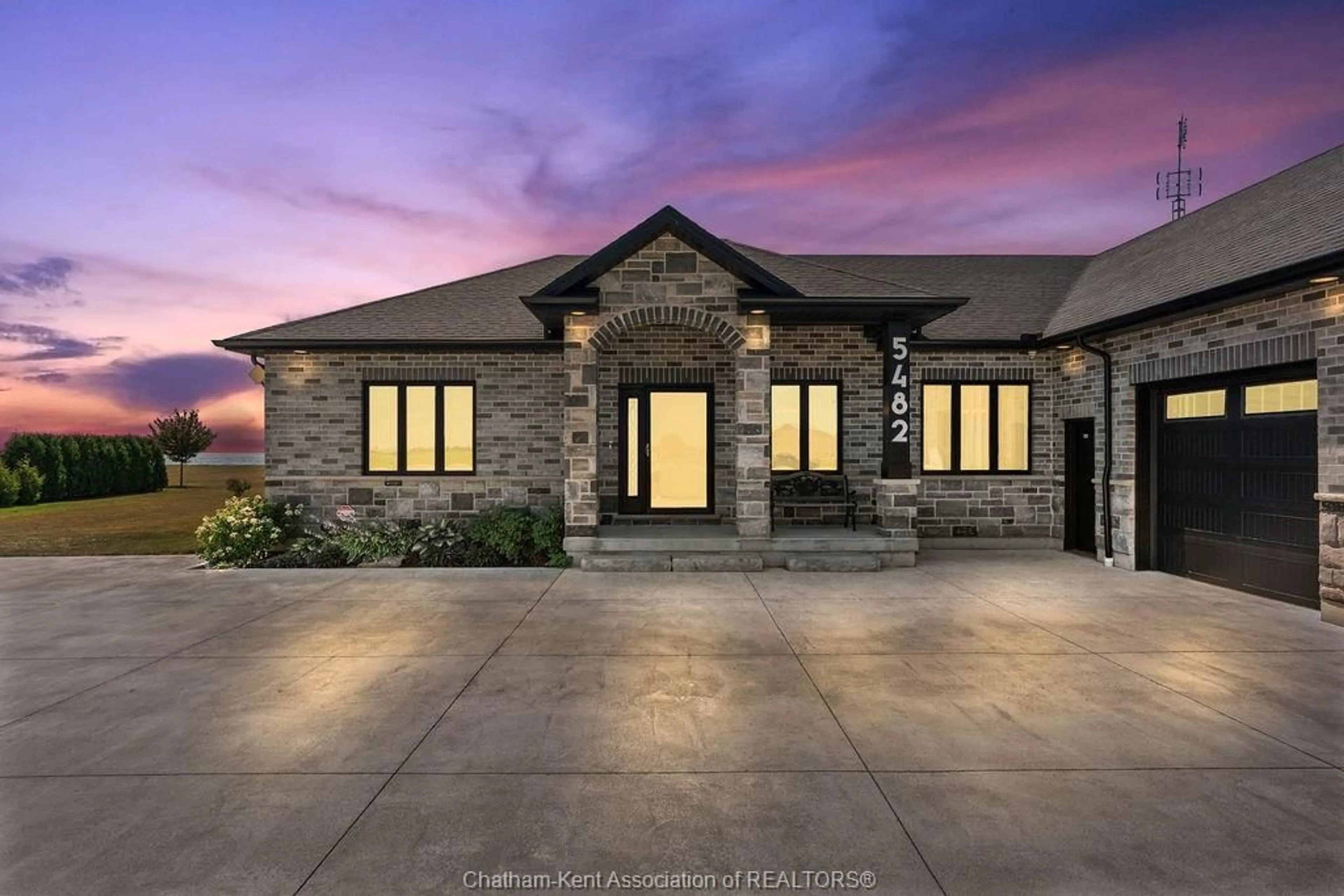 Home with brick exterior material, unknown for 5482 Talbot Trail, Merlin Ontario N0P 1W0