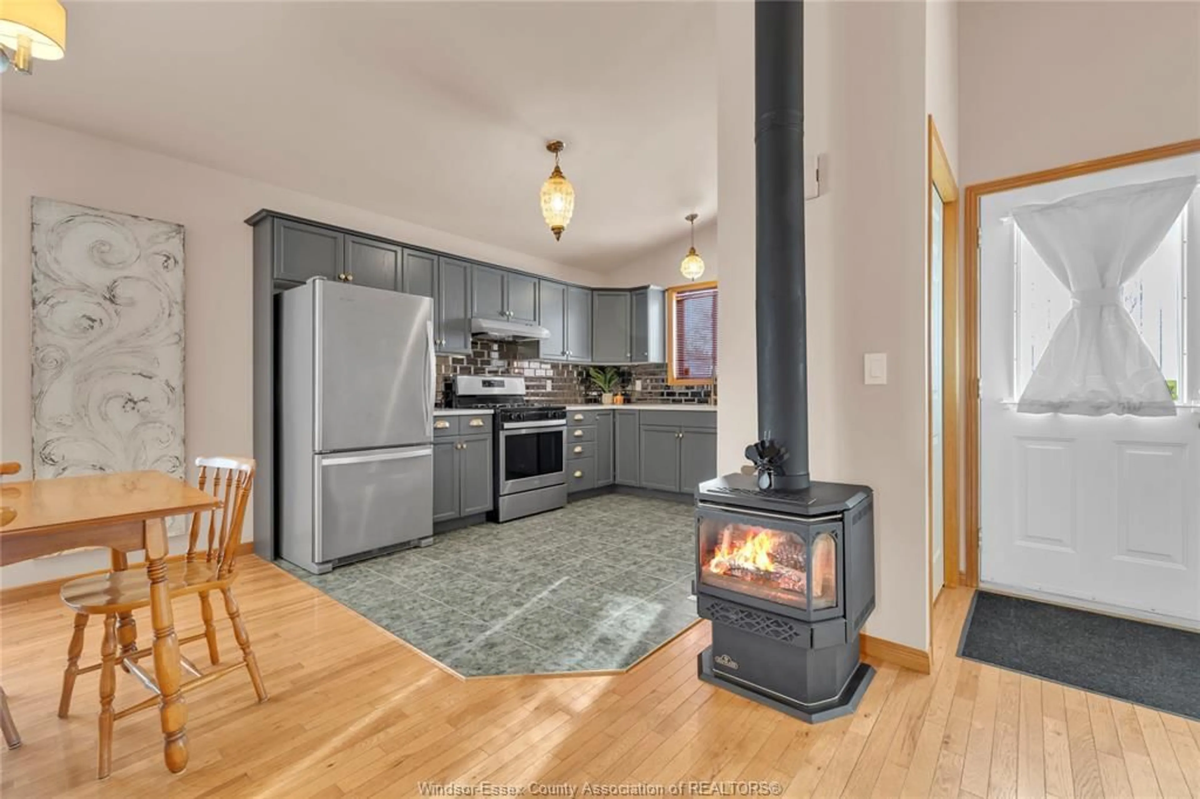 Open concept kitchen, unknown for 31 ALLEN Crt, Amherstburg Ontario N9V 3Z4