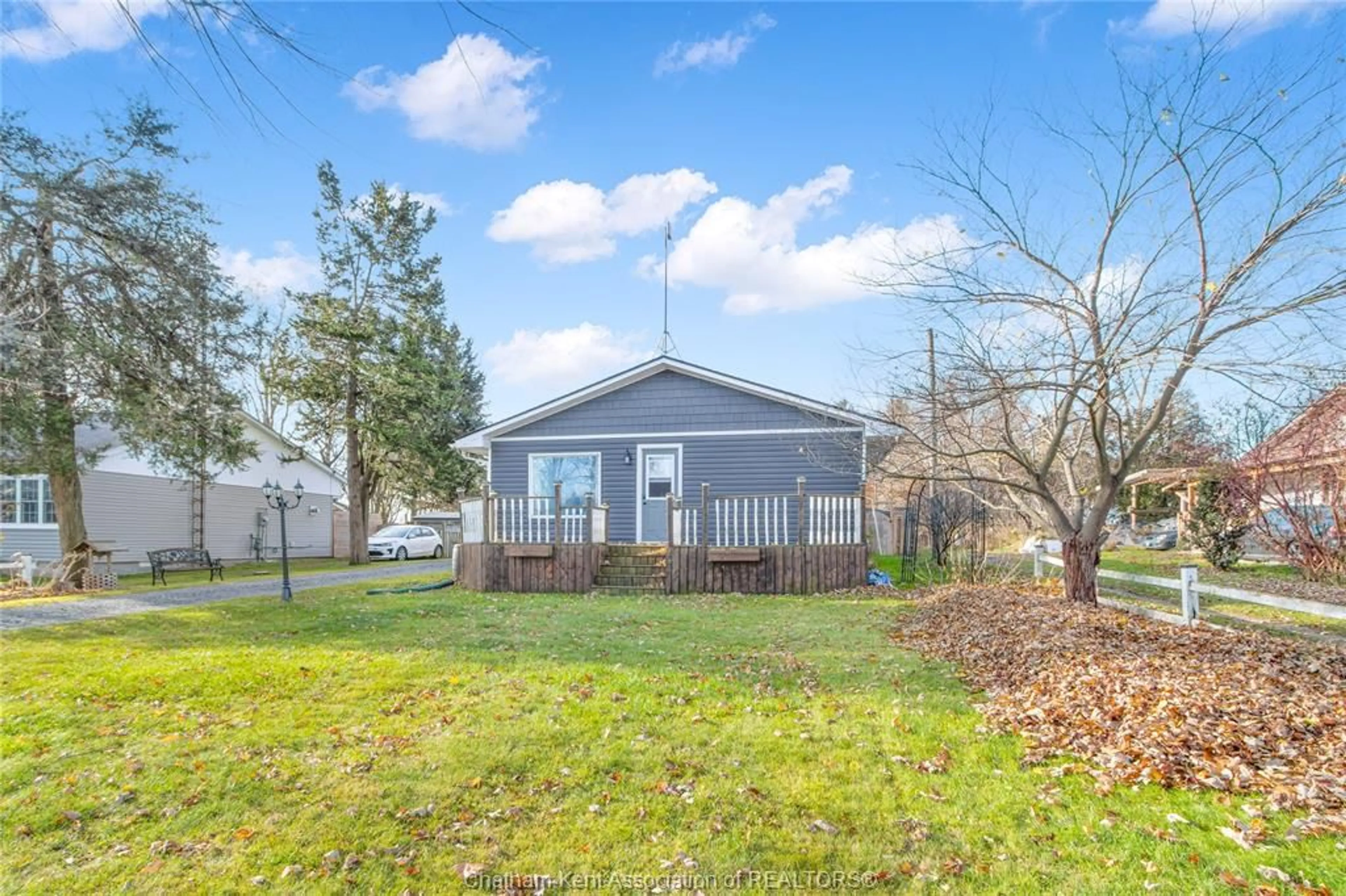 Home with vinyl exterior material, water/lake/river/ocean view for 21724 KENT BRIDGE Rd, Kent Bridge Ontario N0P 1V0