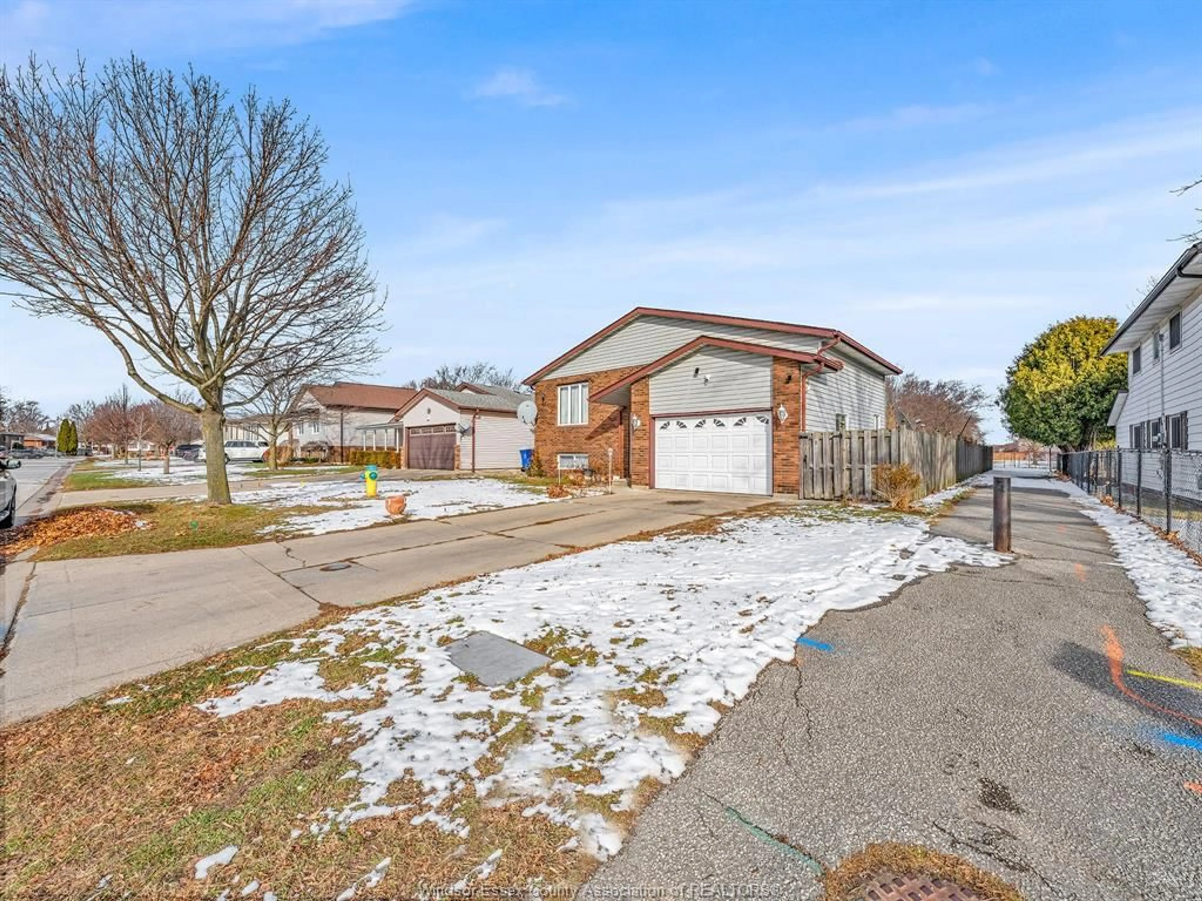 Unknown for 20 SUTTON, Leamington Ontario N8H 4P5