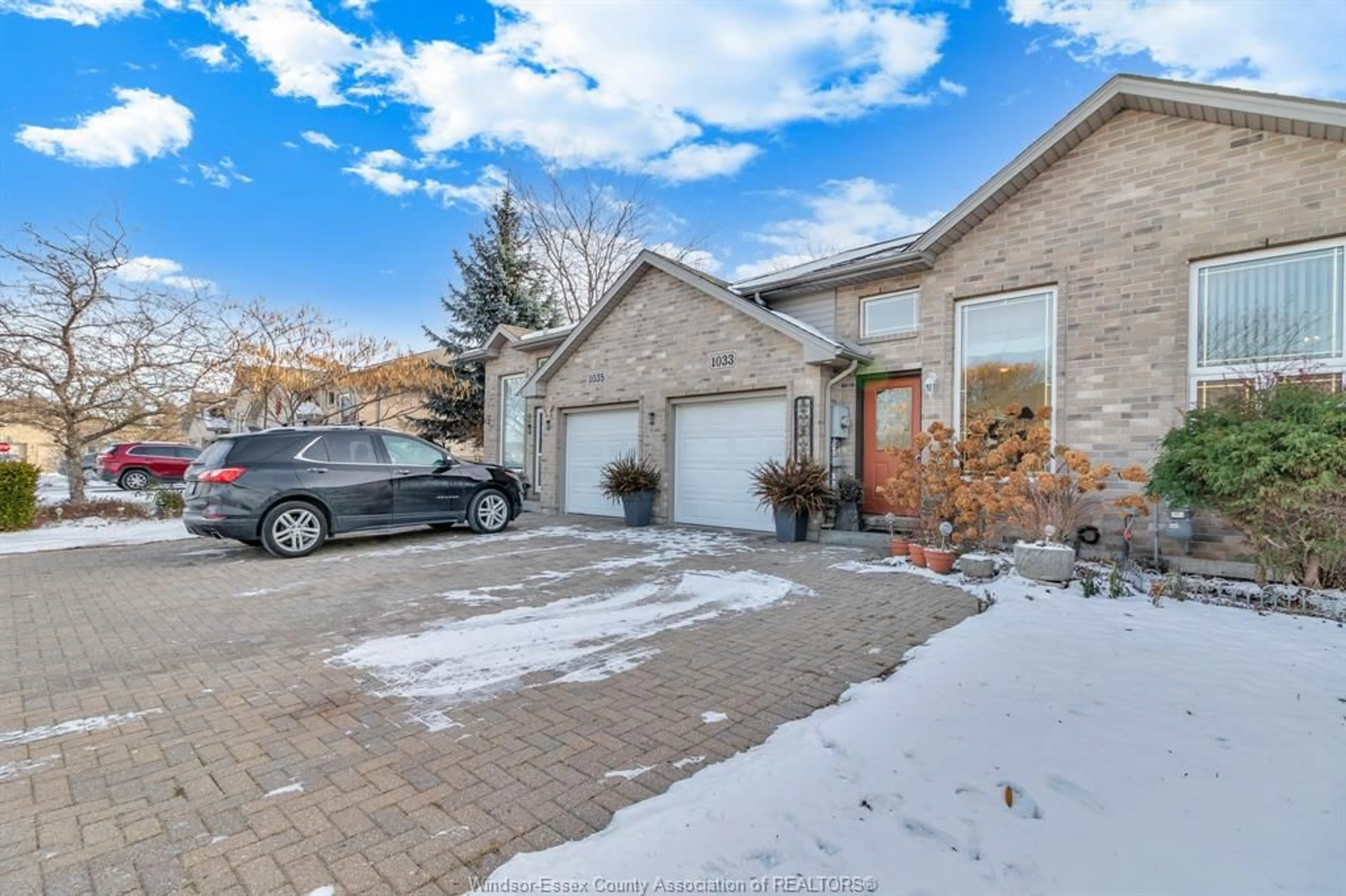 Unknown for 1033 KING RICHARD Crt, Lakeshore Ontario N8L 0V1