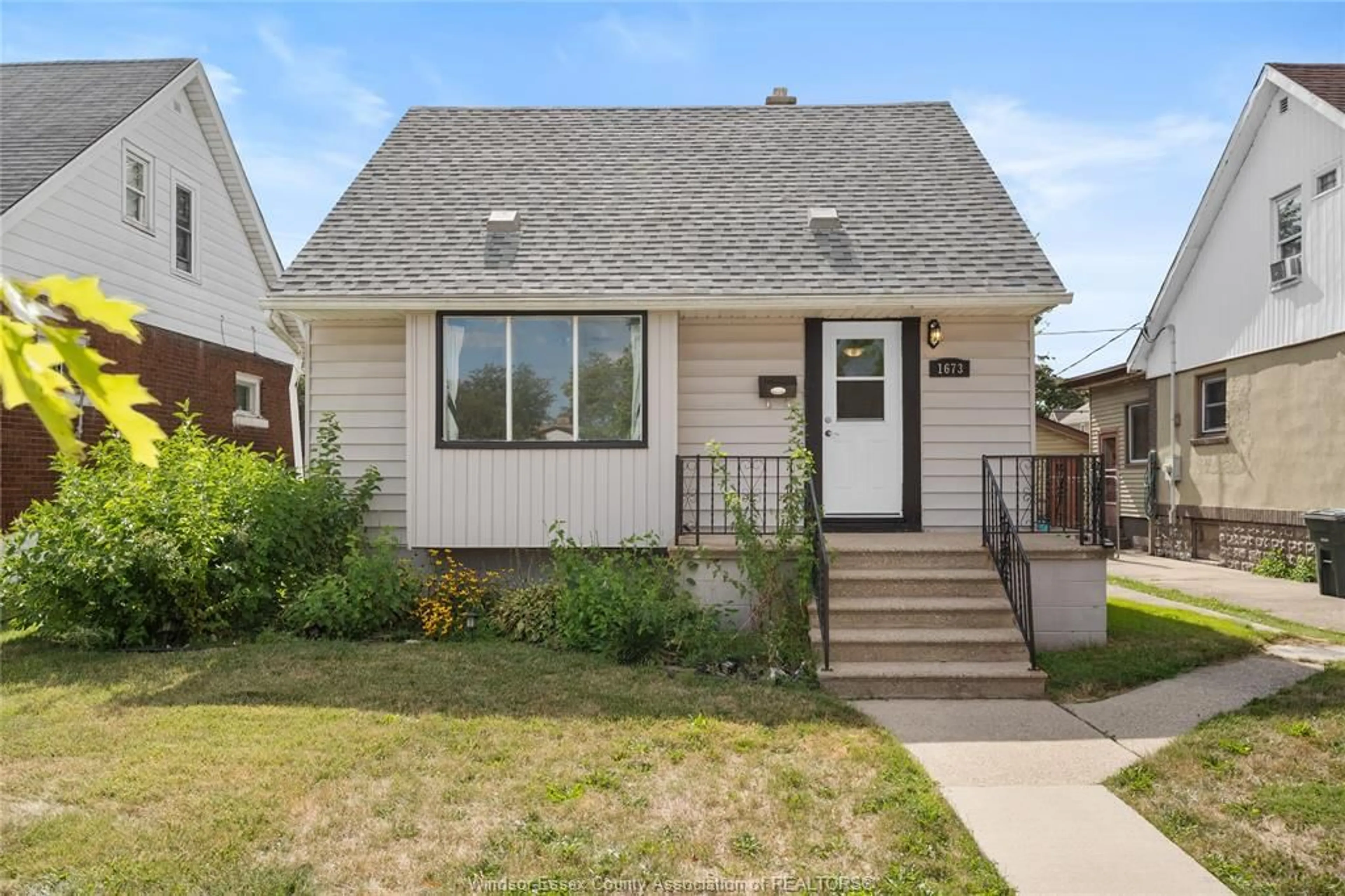 Home with vinyl exterior material, street for 1673 FRANCOIS Rd, Windsor Ontario N8Y 4L8