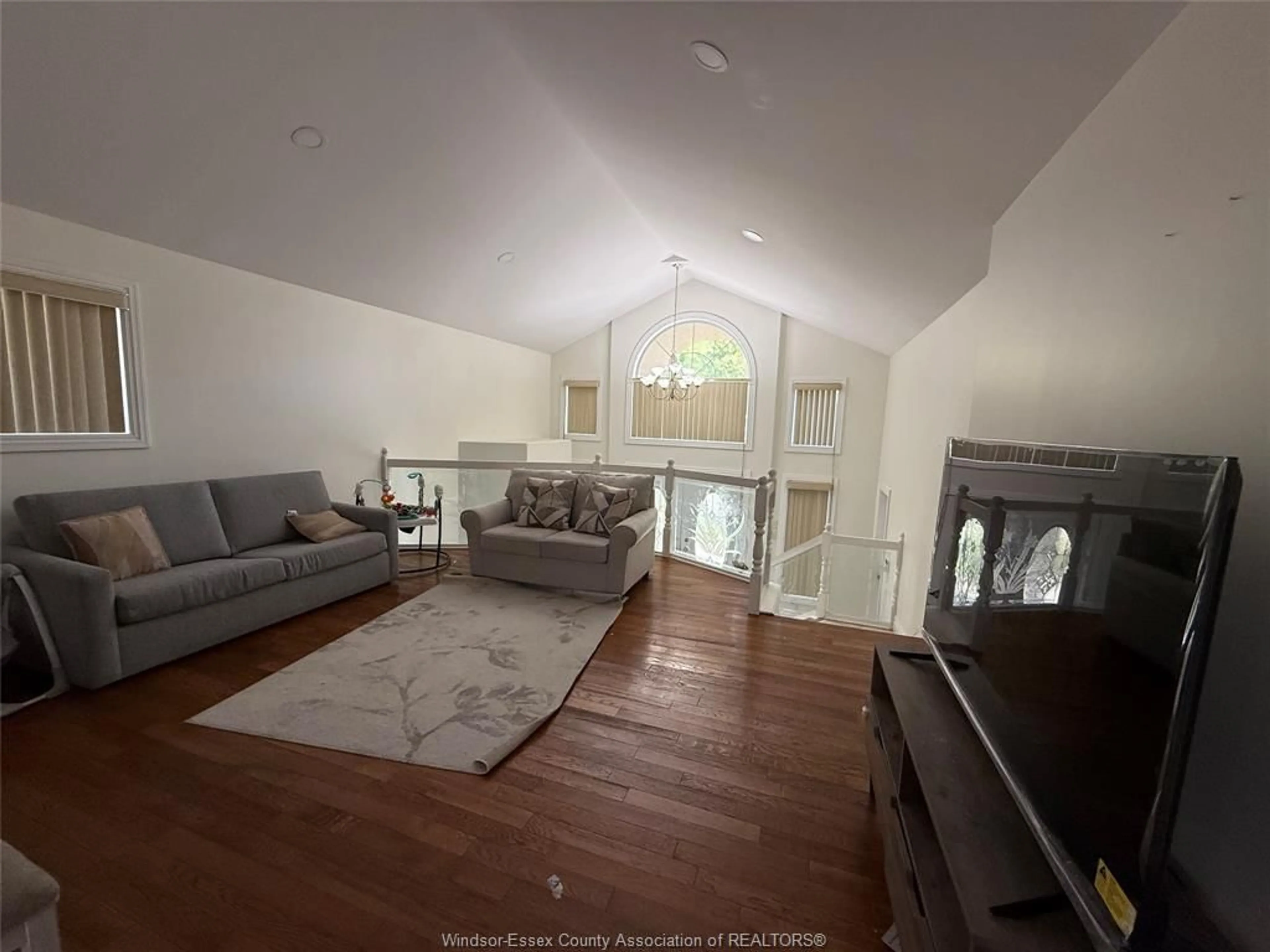 A pic of a room for 733 MASSIMO Cres, Windsor Ontario N9G 3C7