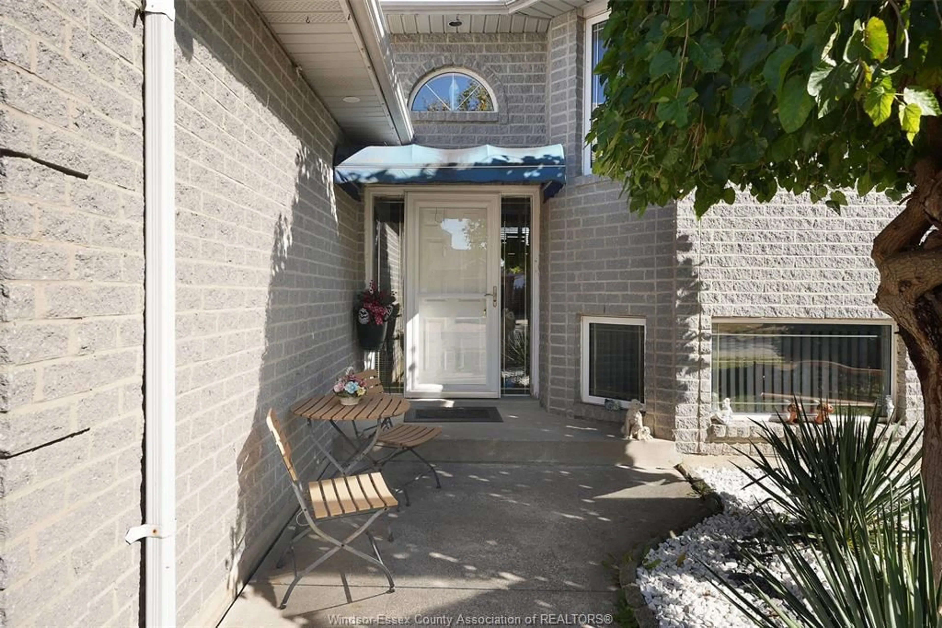 Patio, street for 1454 CLOVER Ave, Windsor Ontario N8P 1R2