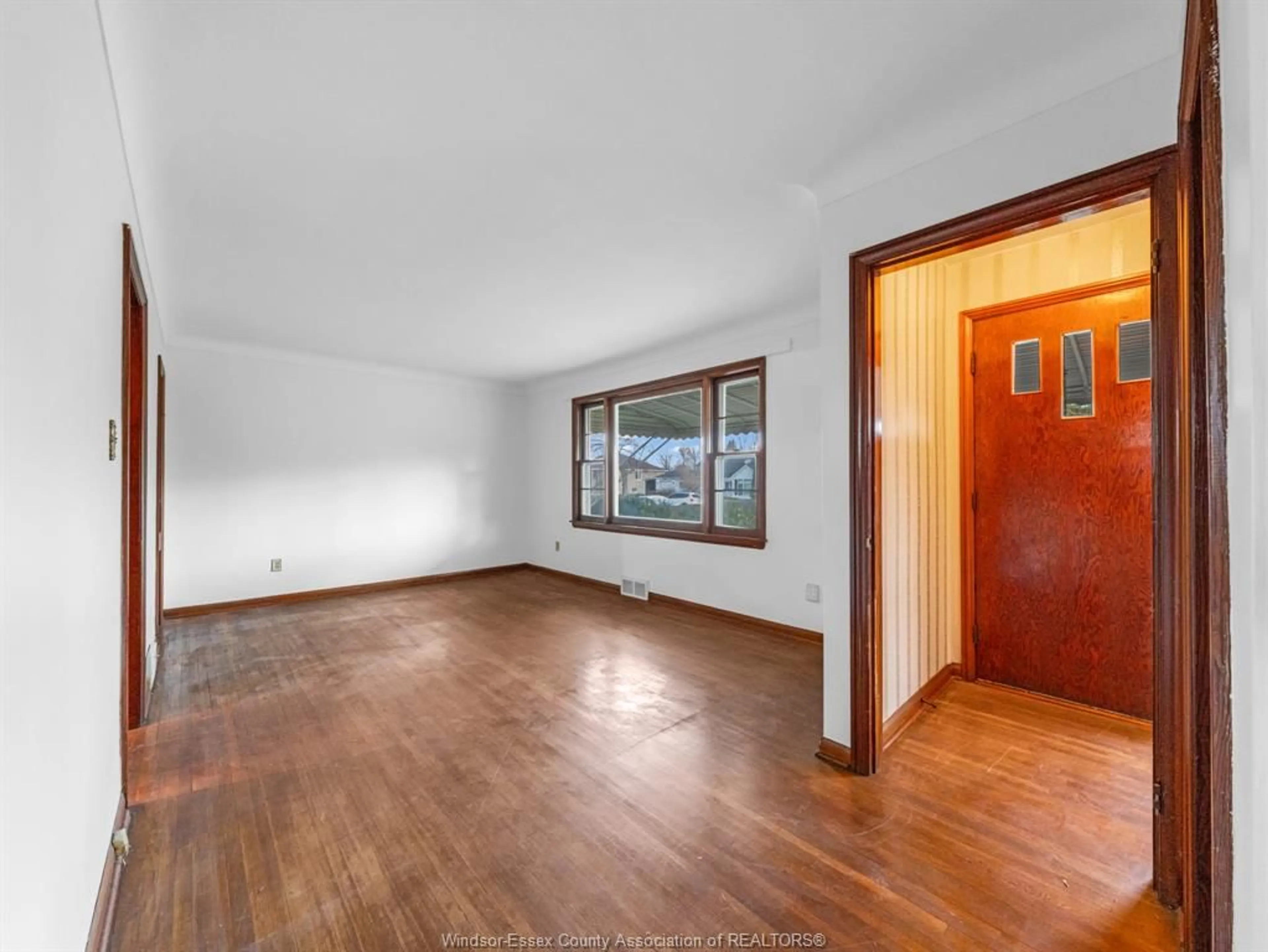 A pic of a room for 2101 DOMINION Blvd, Windsor Ontario N9B 3H8