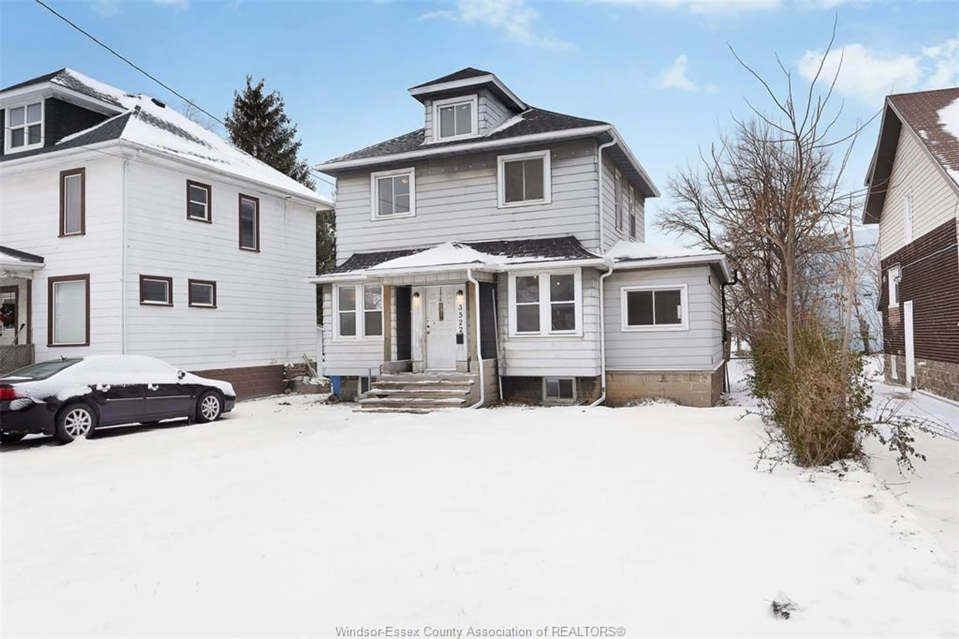 A pic from outside/outdoor area/front of a property/back of a property/a pic from drone, street for 3522 SANDWICH St, Windsor Ontario N9C 1B5