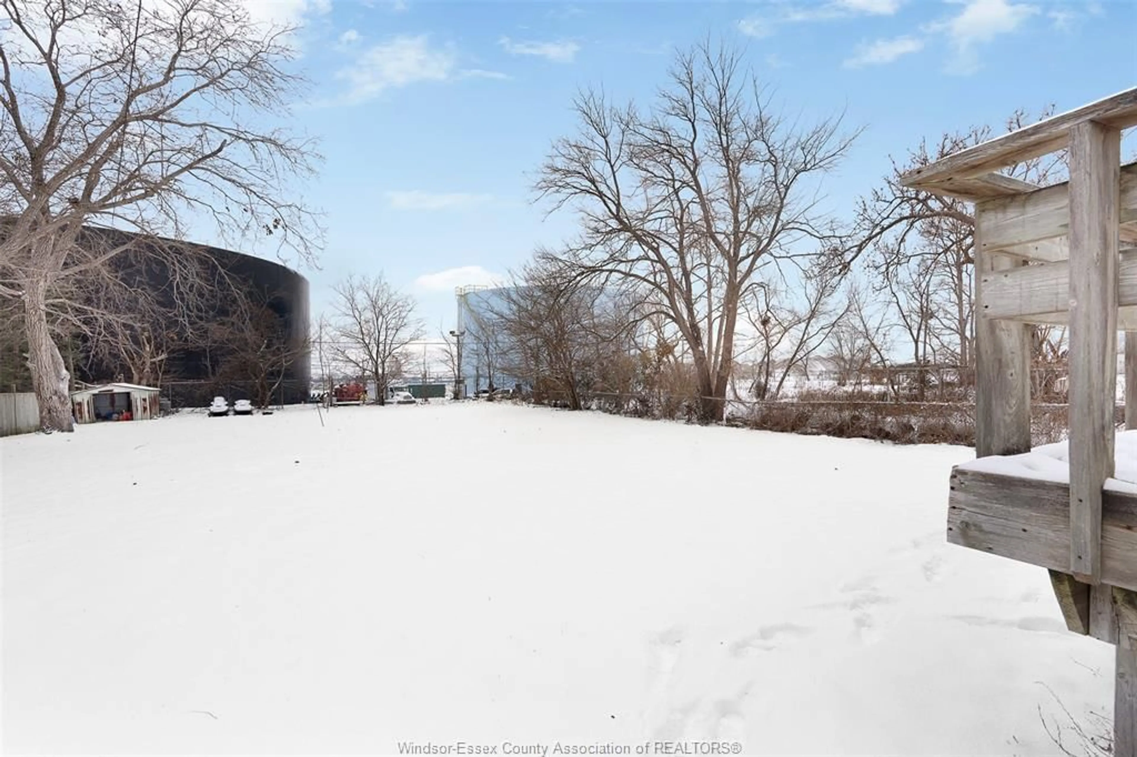 A pic from outside/outdoor area/front of a property/back of a property/a pic from drone, unknown for 3522 SANDWICH St, Windsor Ontario N9C 1B5