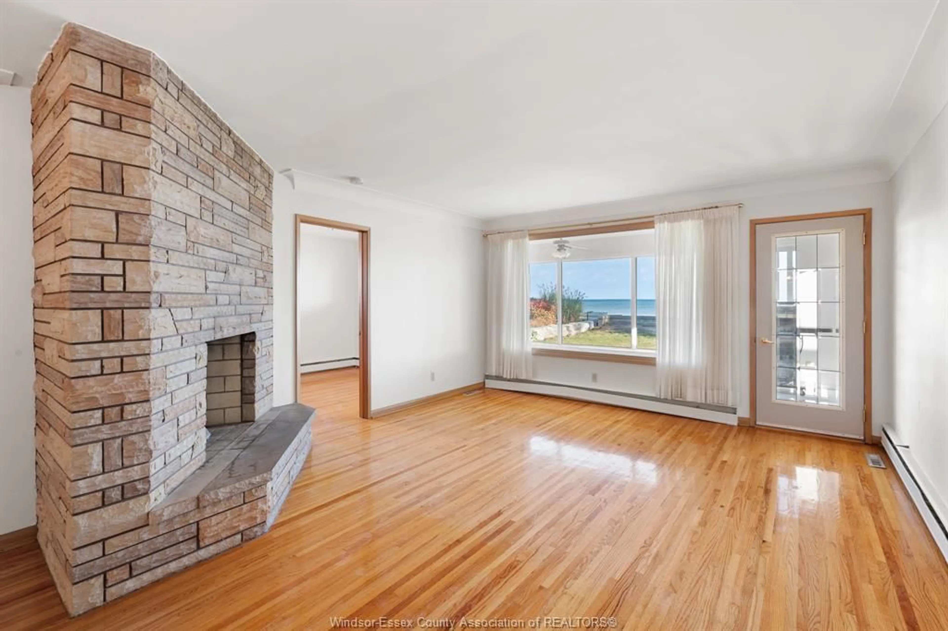 Living room with furniture, unknown for 13918 RIVERSIDE Dr, Tecumseh Ontario N8N 1B6