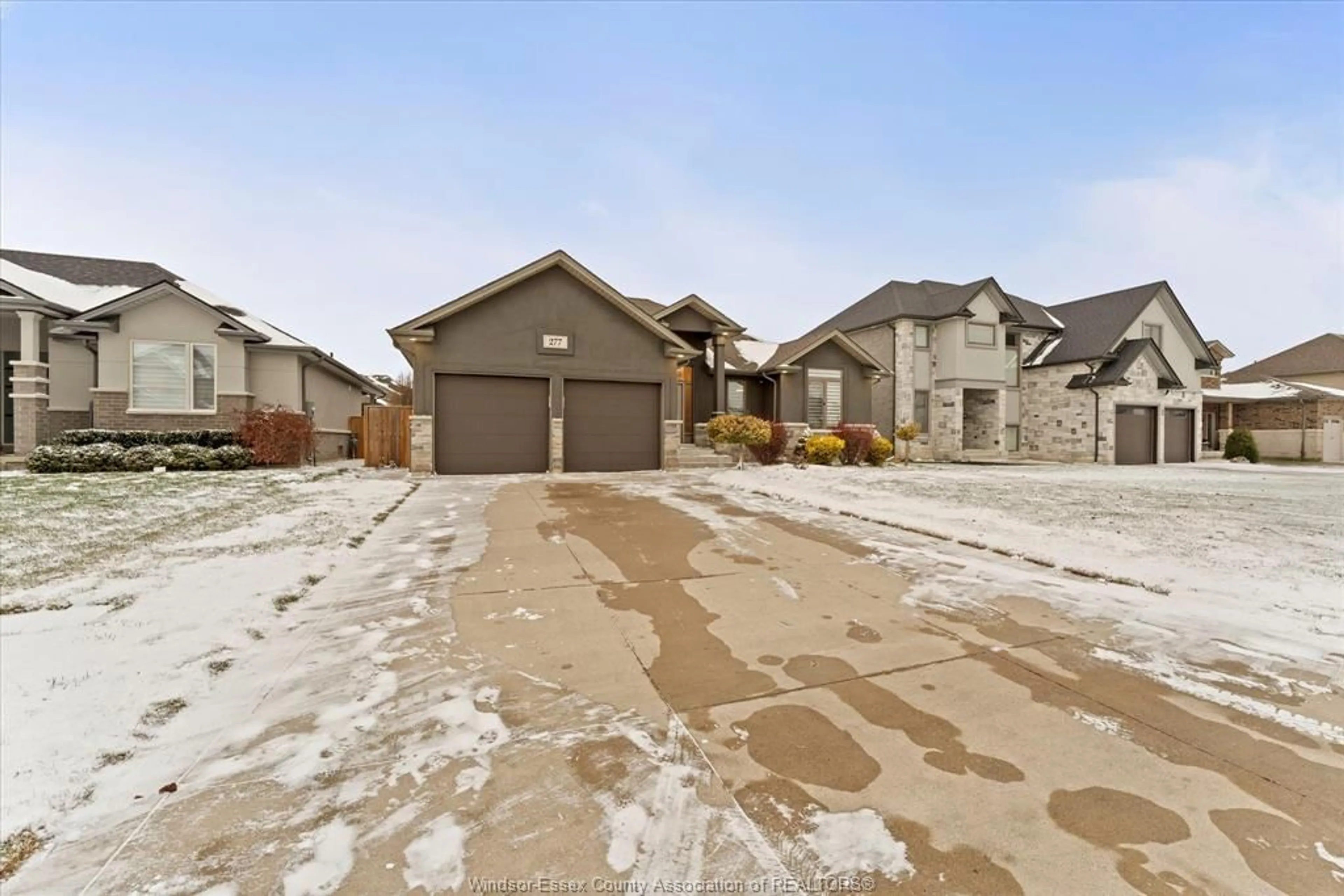 A pic from outside/outdoor area/front of a property/back of a property/a pic from drone, street for 277 Carole Crt, Lakeshore Ontario N0R 1A0