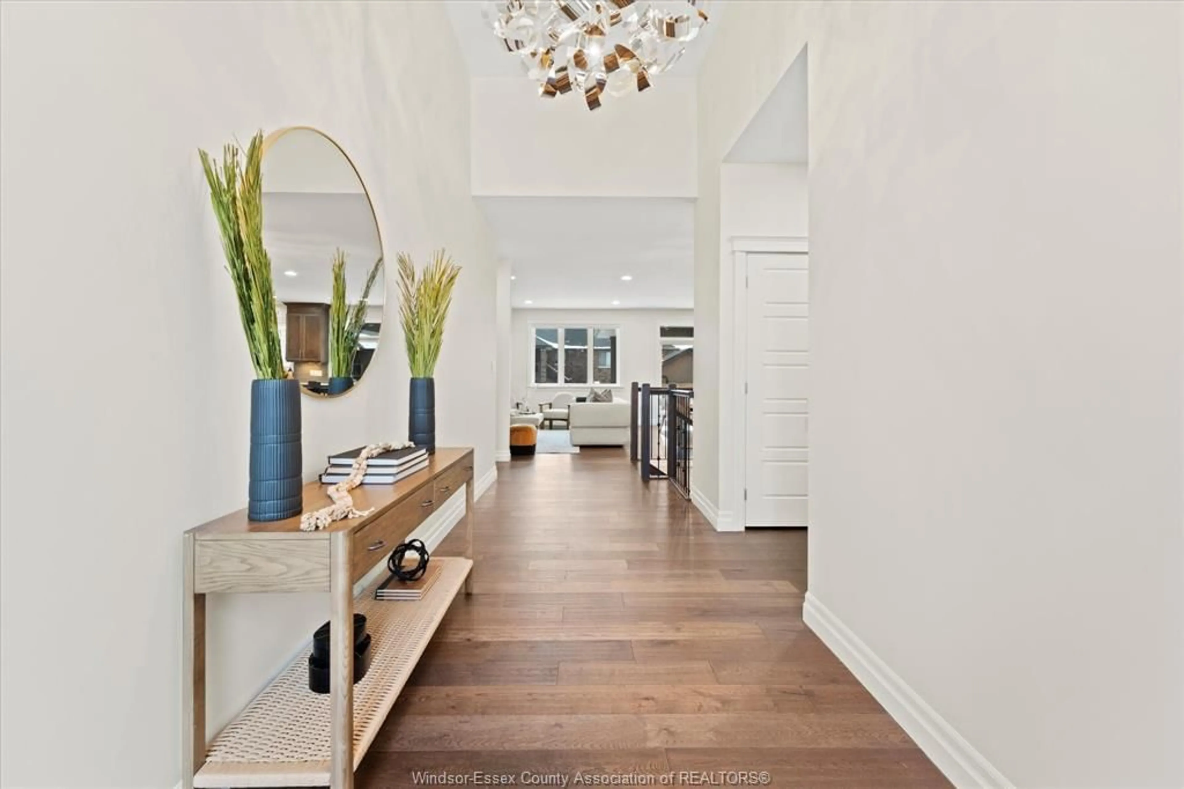 Indoor entryway for 277 Carole Crt, Lakeshore Ontario N0R 1A0