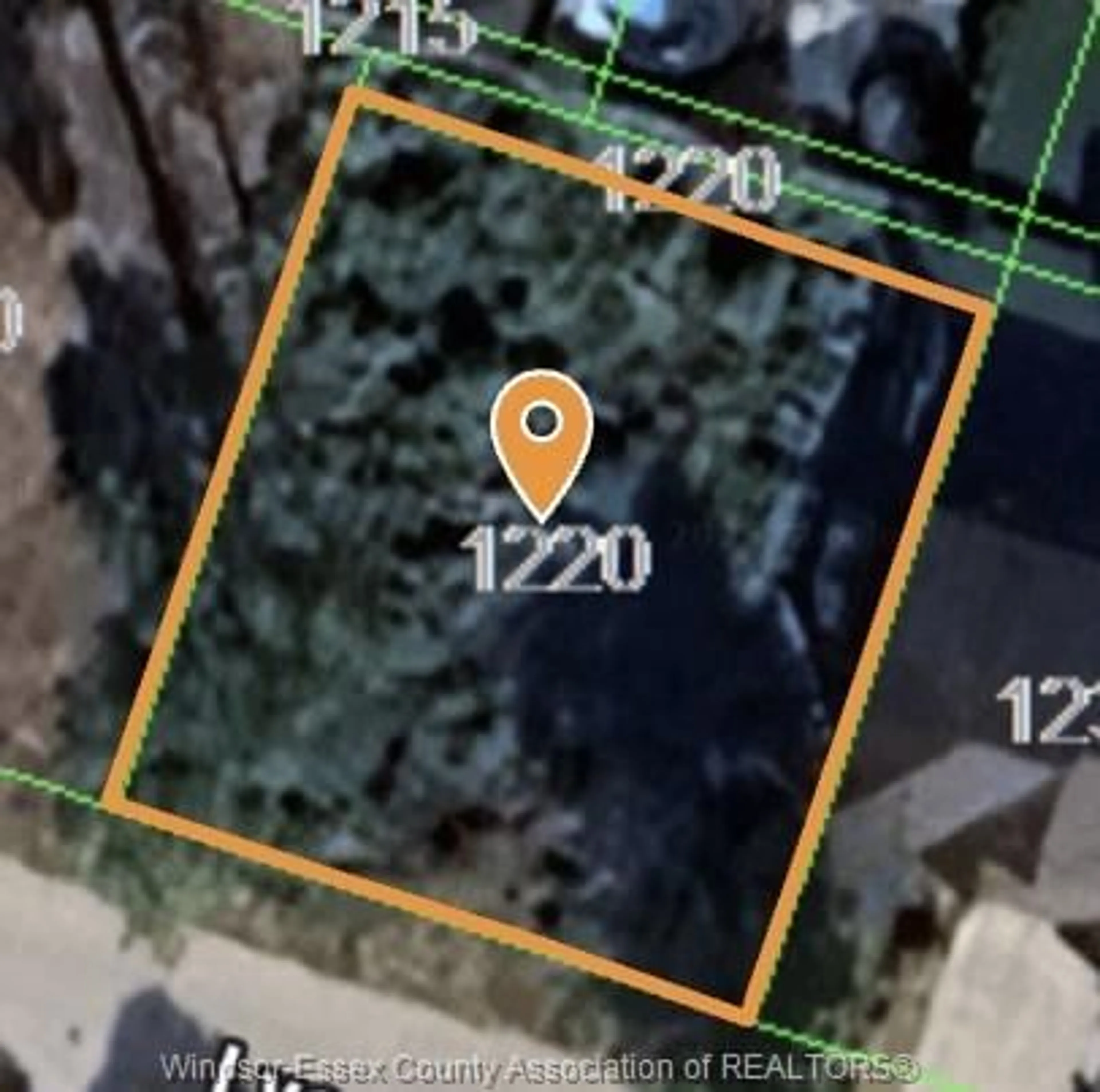 A pic from outside/outdoor area/front of a property/back of a property/a pic from drone, street for 1220 LYONS Ave, LaSalle Ontario N9J 3Y6