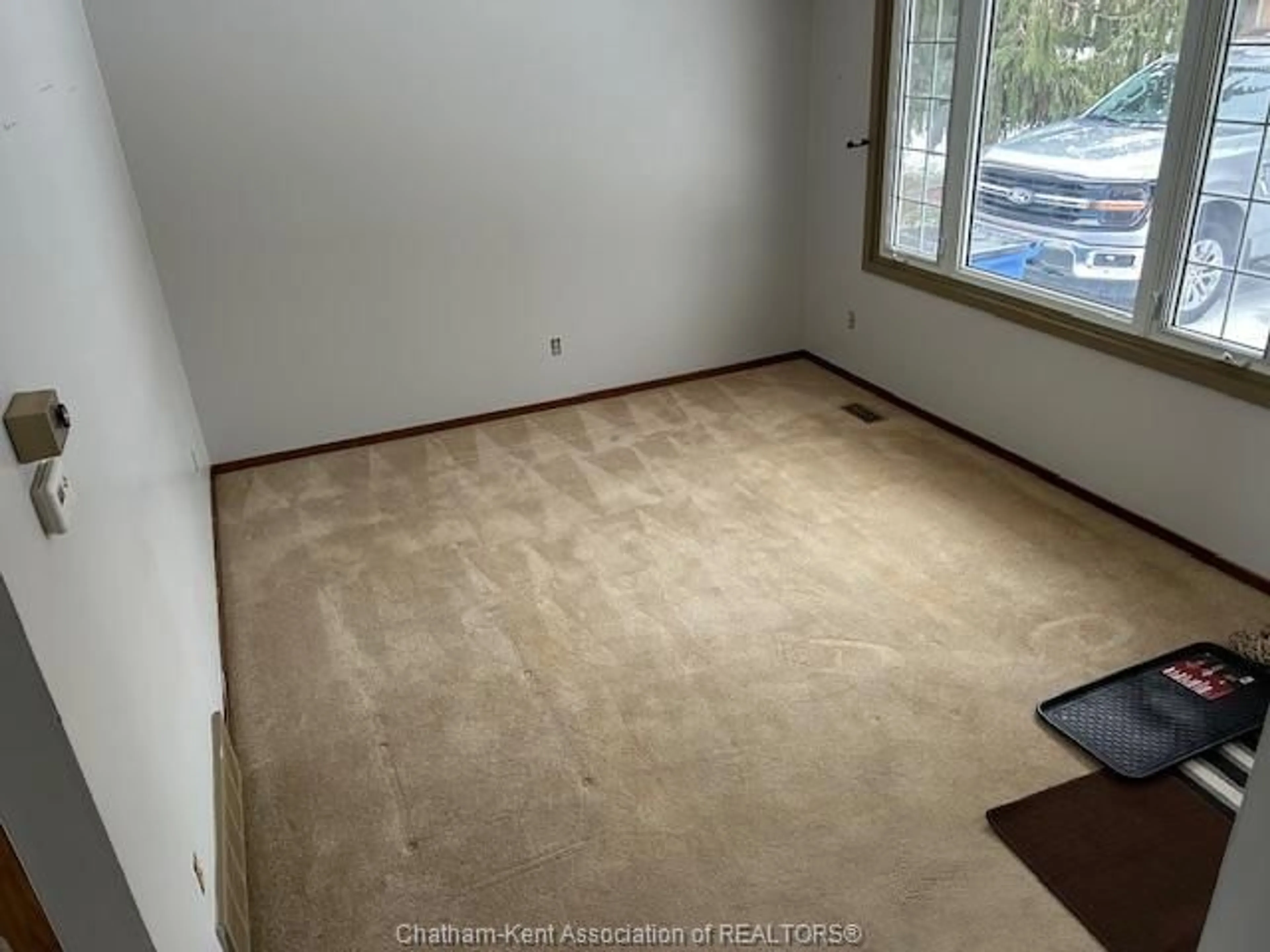 A pic of a room for 52 Whippoorwill Cres, Chatham Ontario N7L 4A3