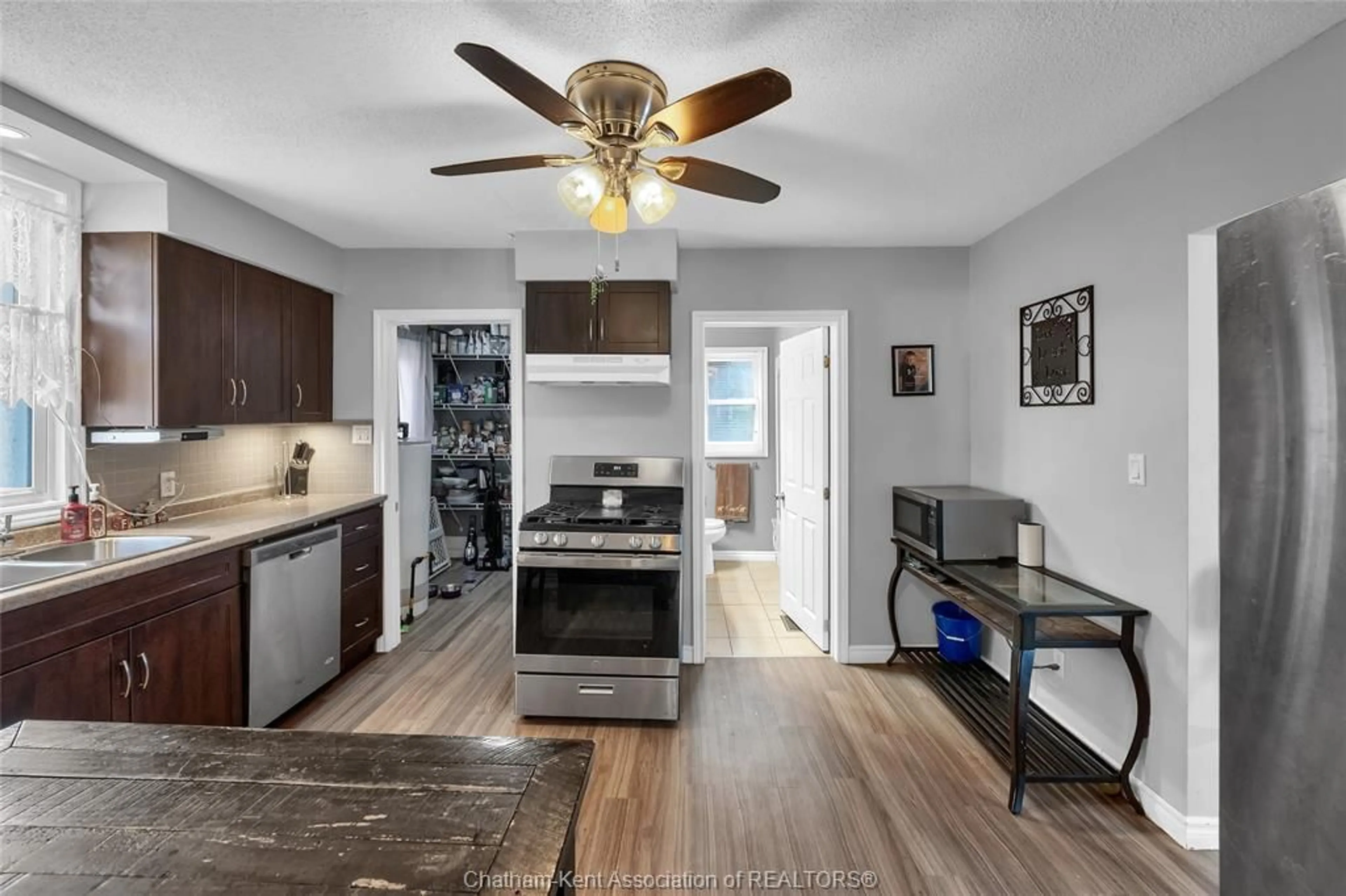 Open concept kitchen, unknown for 475 Broadway St, Port Lambton Ontario N0P 2B0