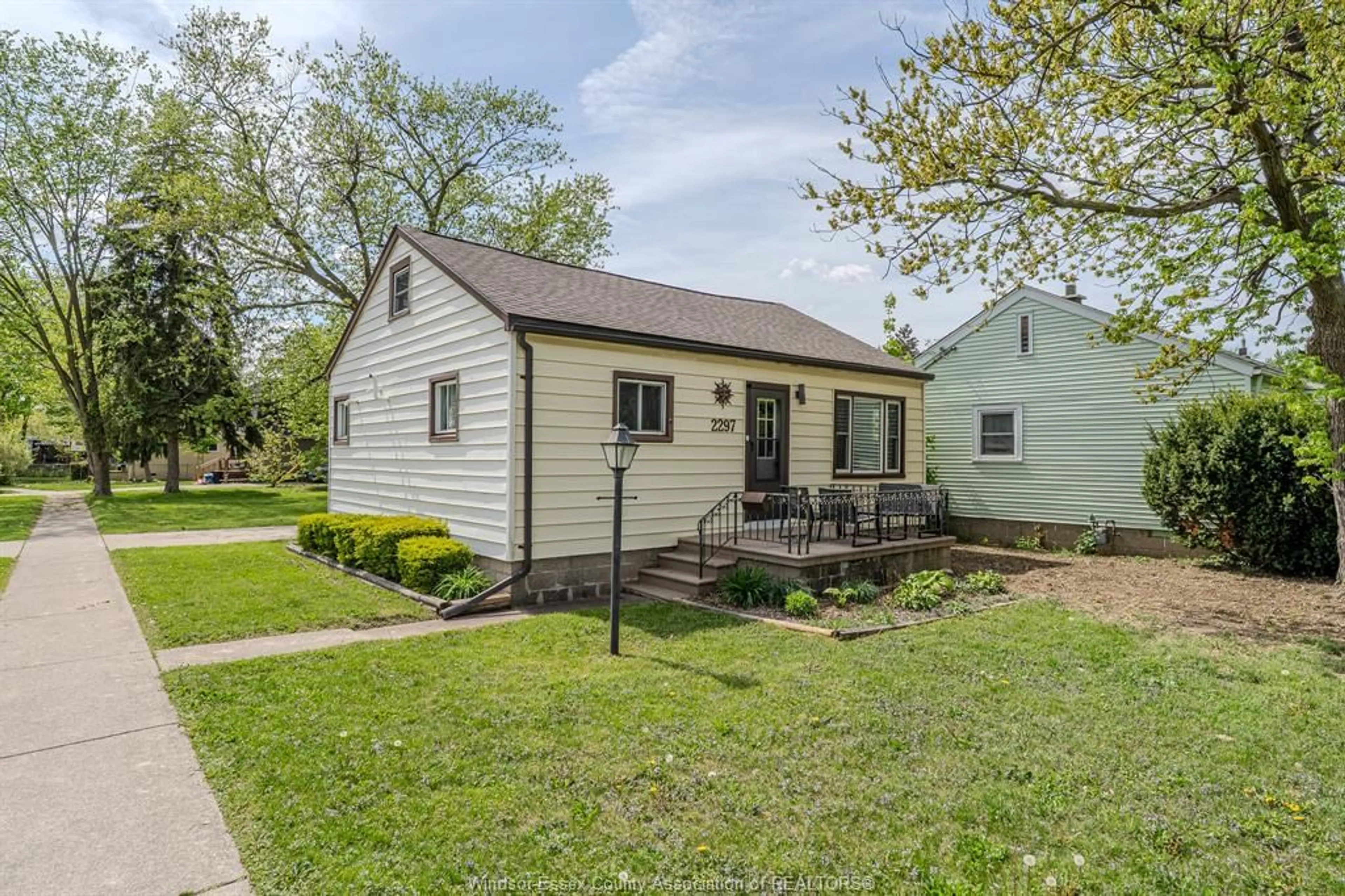 Home with vinyl exterior material, street for 2297 PARENT, Windsor Ontario N8W 2E4