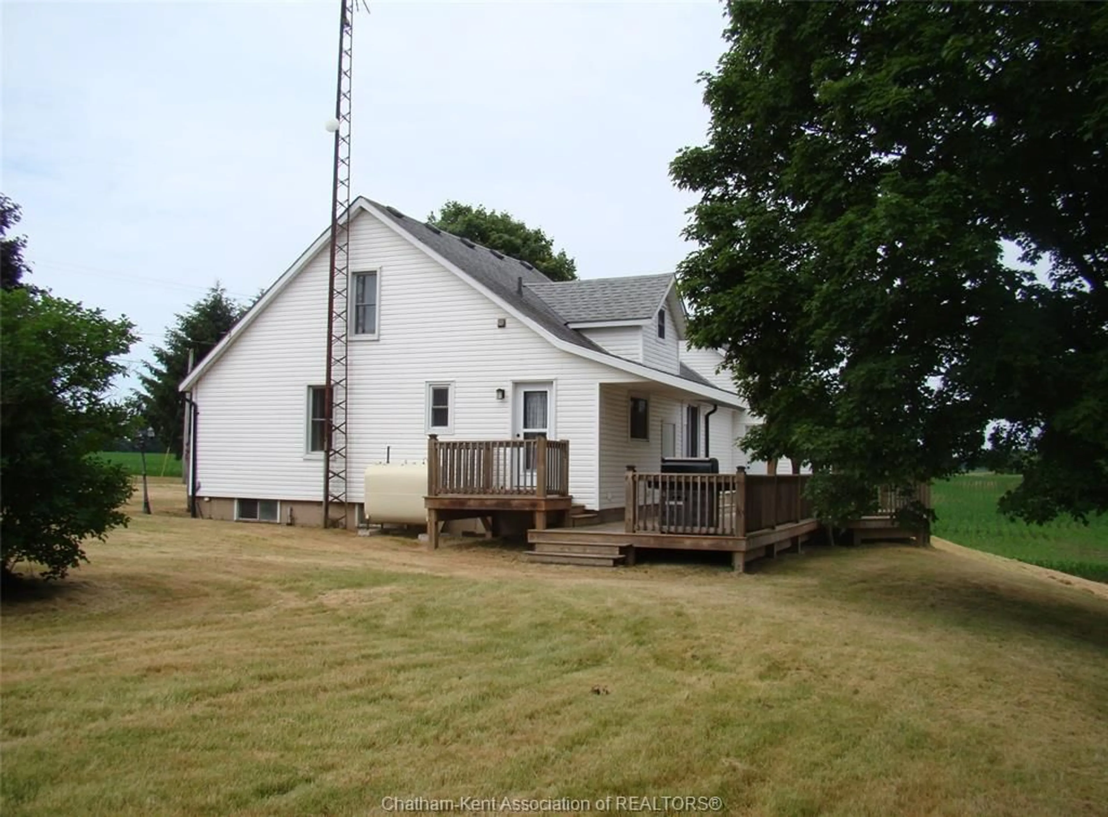 A pic from outside/outdoor area/front of a property/back of a property/a pic from drone, building for 7914 HAGGERTY Rd, Dawn-Euphemia Ontario N0P 1C0