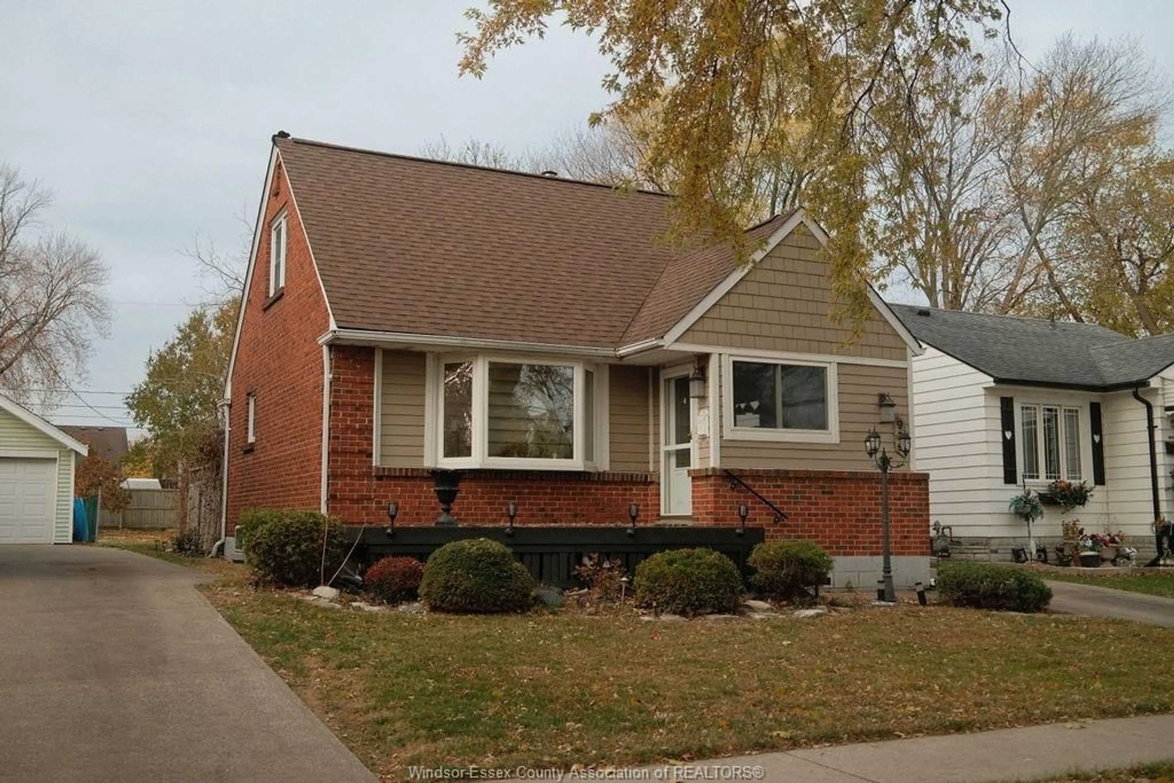 Home with brick exterior material, street for 929 JEFFERSON, Windsor Ontario N8S 2P9