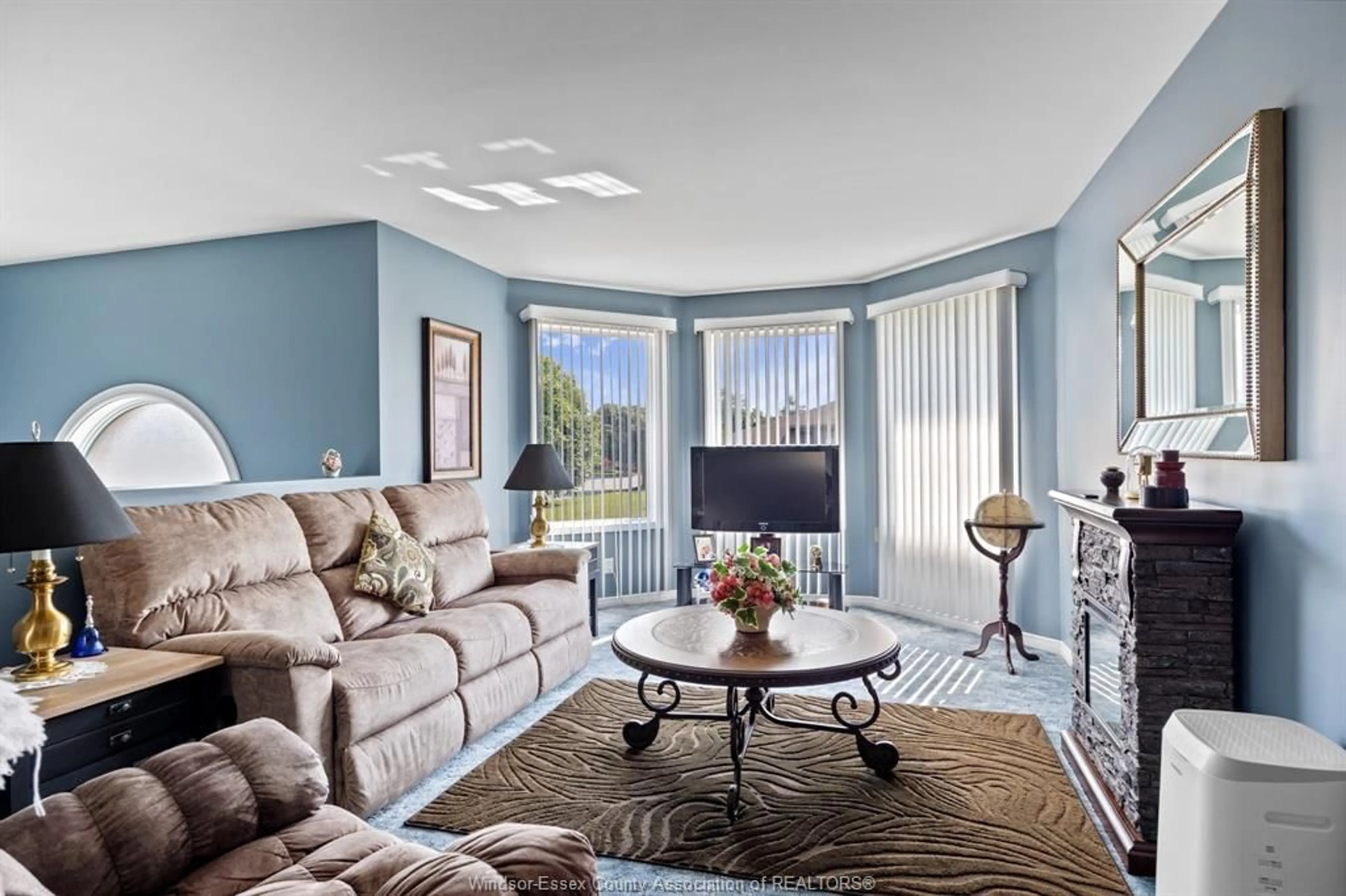 Living room with furniture, unknown for 440 BRIAR RIDGE, Amherstburg Ontario N9V 3W9