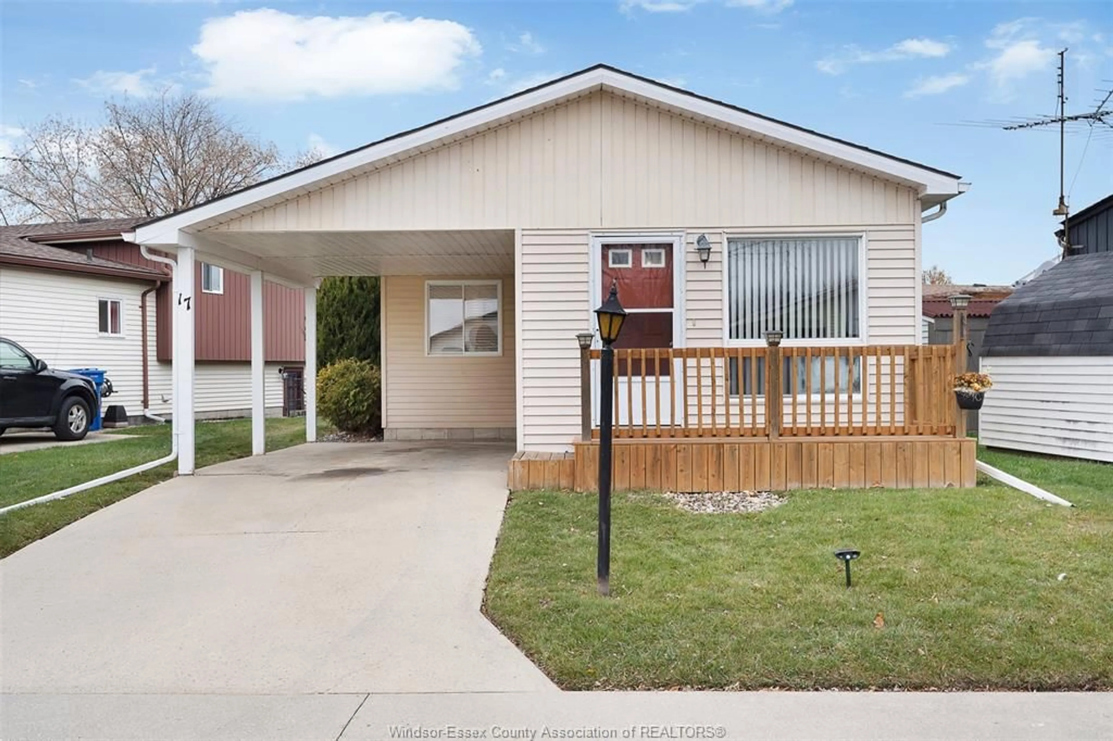 Home with vinyl exterior material, street for 17 CHESTNUT ST., McGregor Ontario N0R 1J0