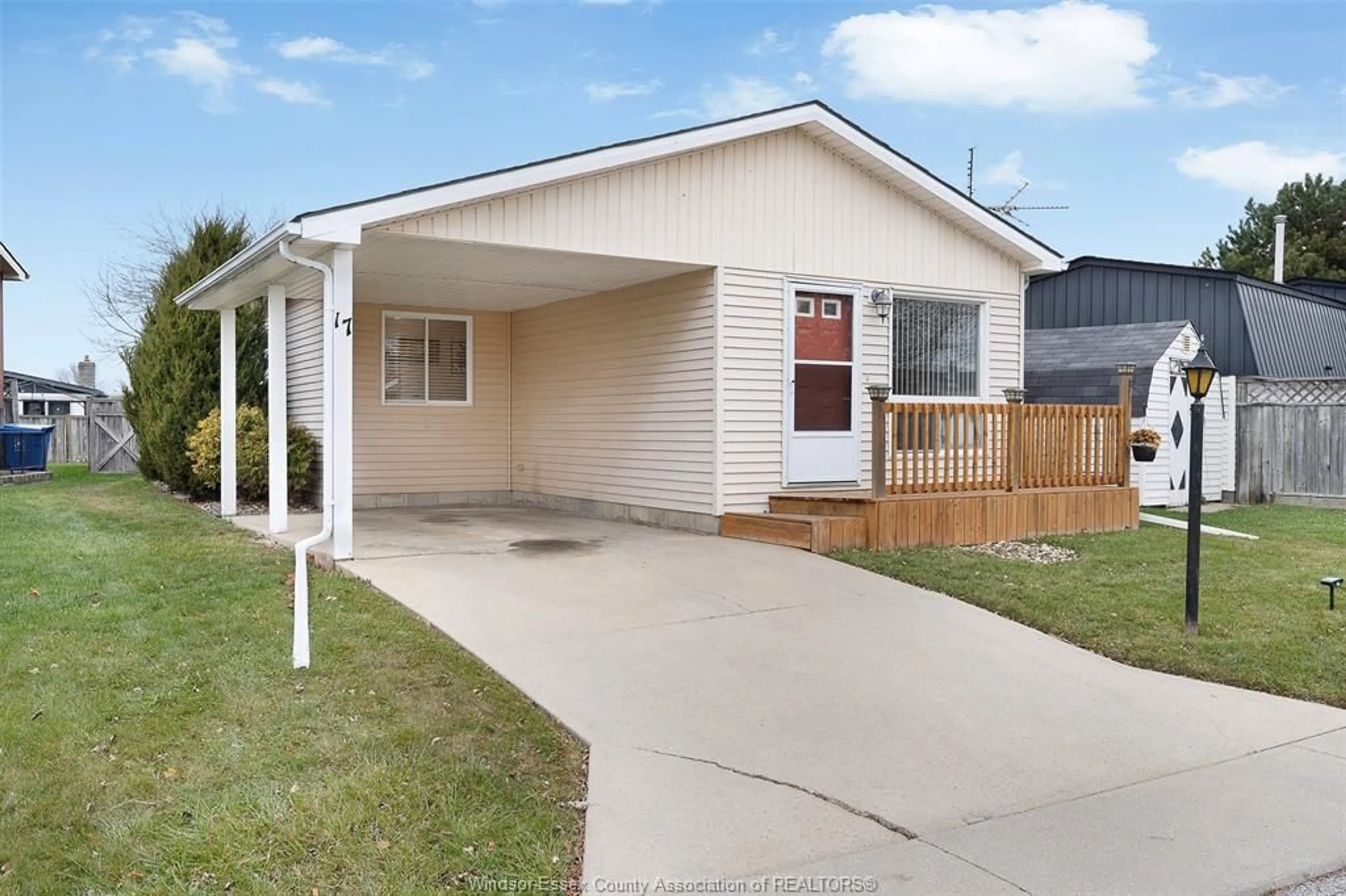 Home with vinyl exterior material, street for 17 CHESTNUT ST., McGregor Ontario N0R 1J0