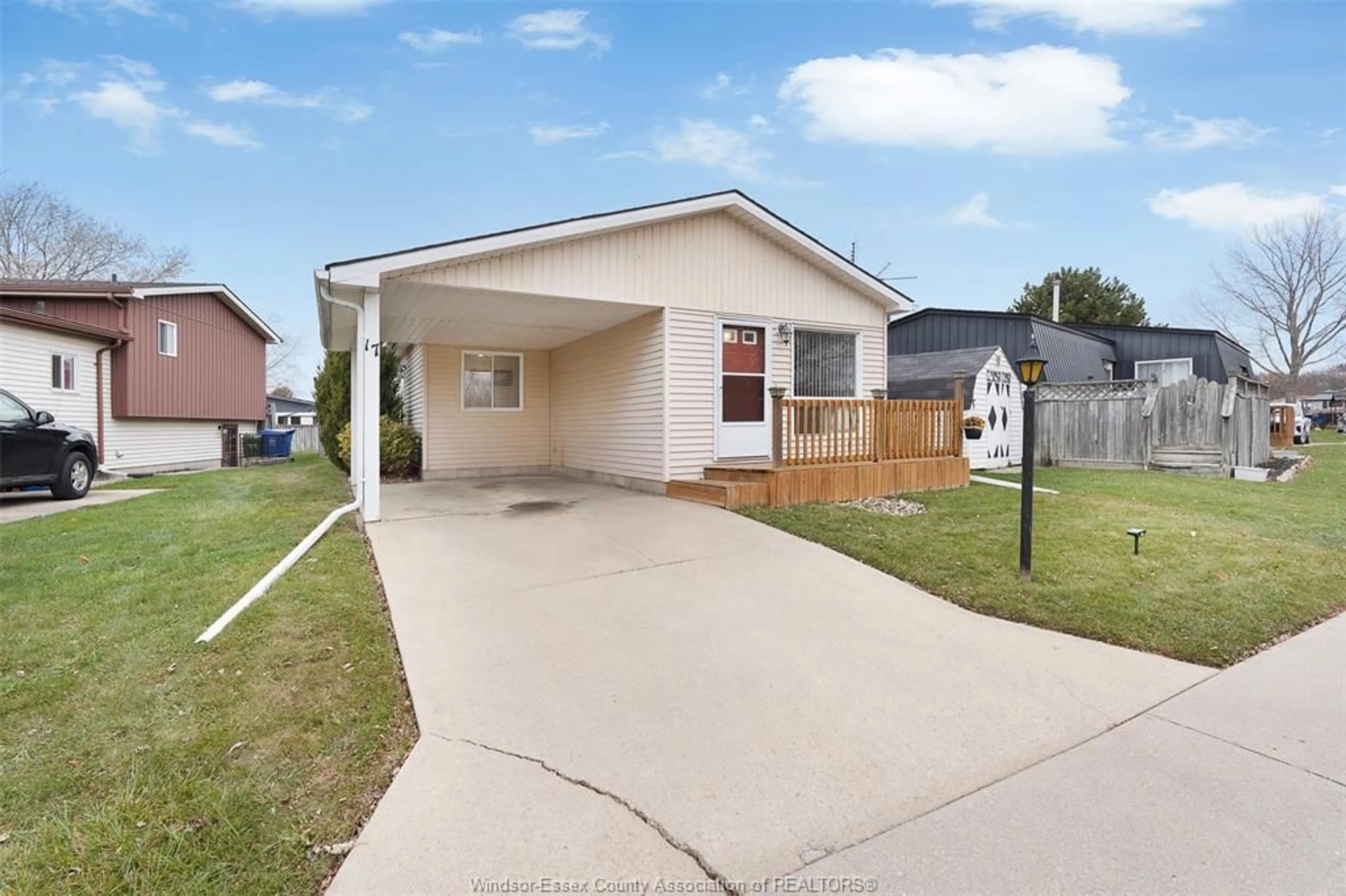 Home with vinyl exterior material, street for 17 CHESTNUT ST., McGregor Ontario N0R 1J0