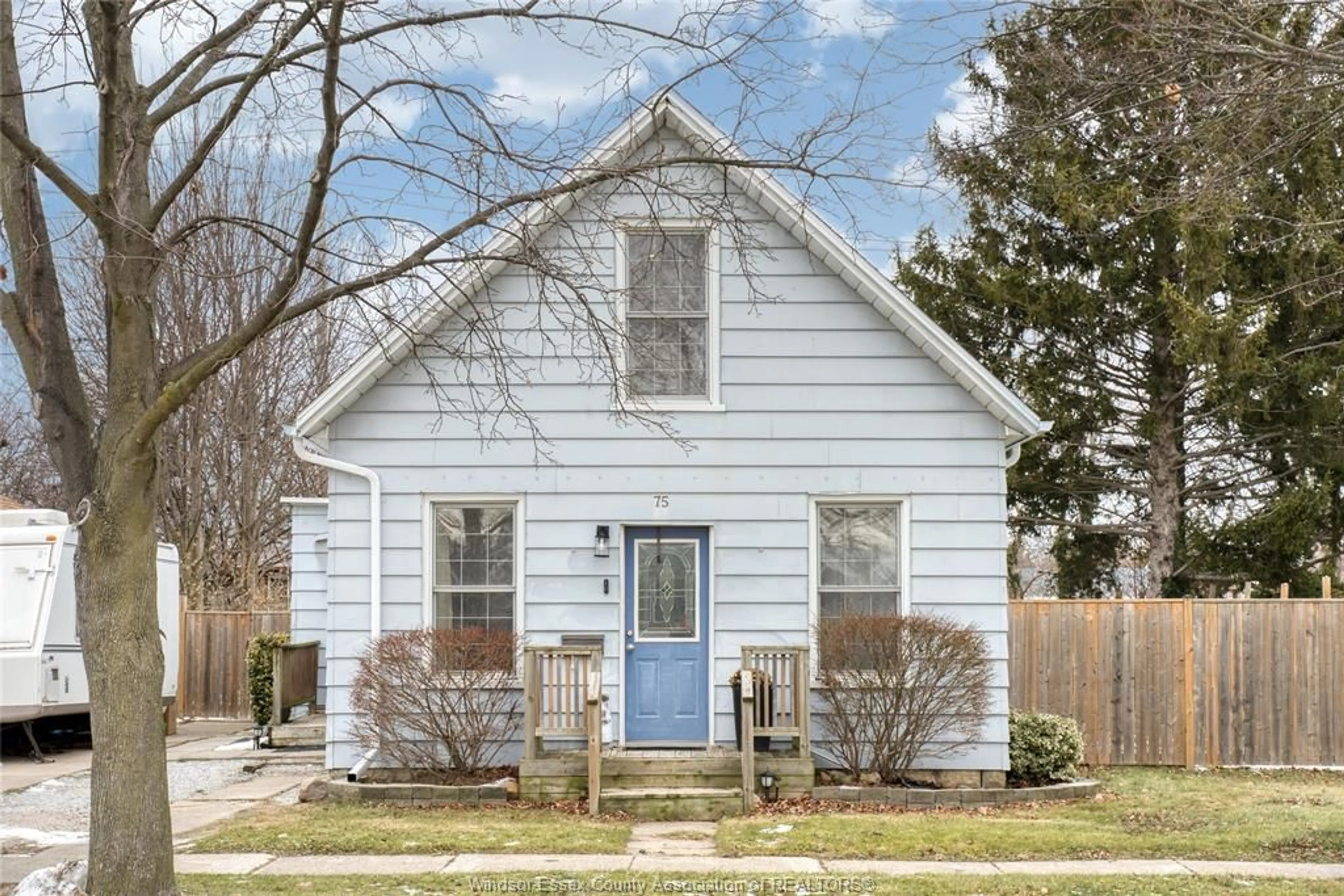 Home with vinyl exterior material, street for 75 ORANGE St, Leamington Ontario N8H 1P8