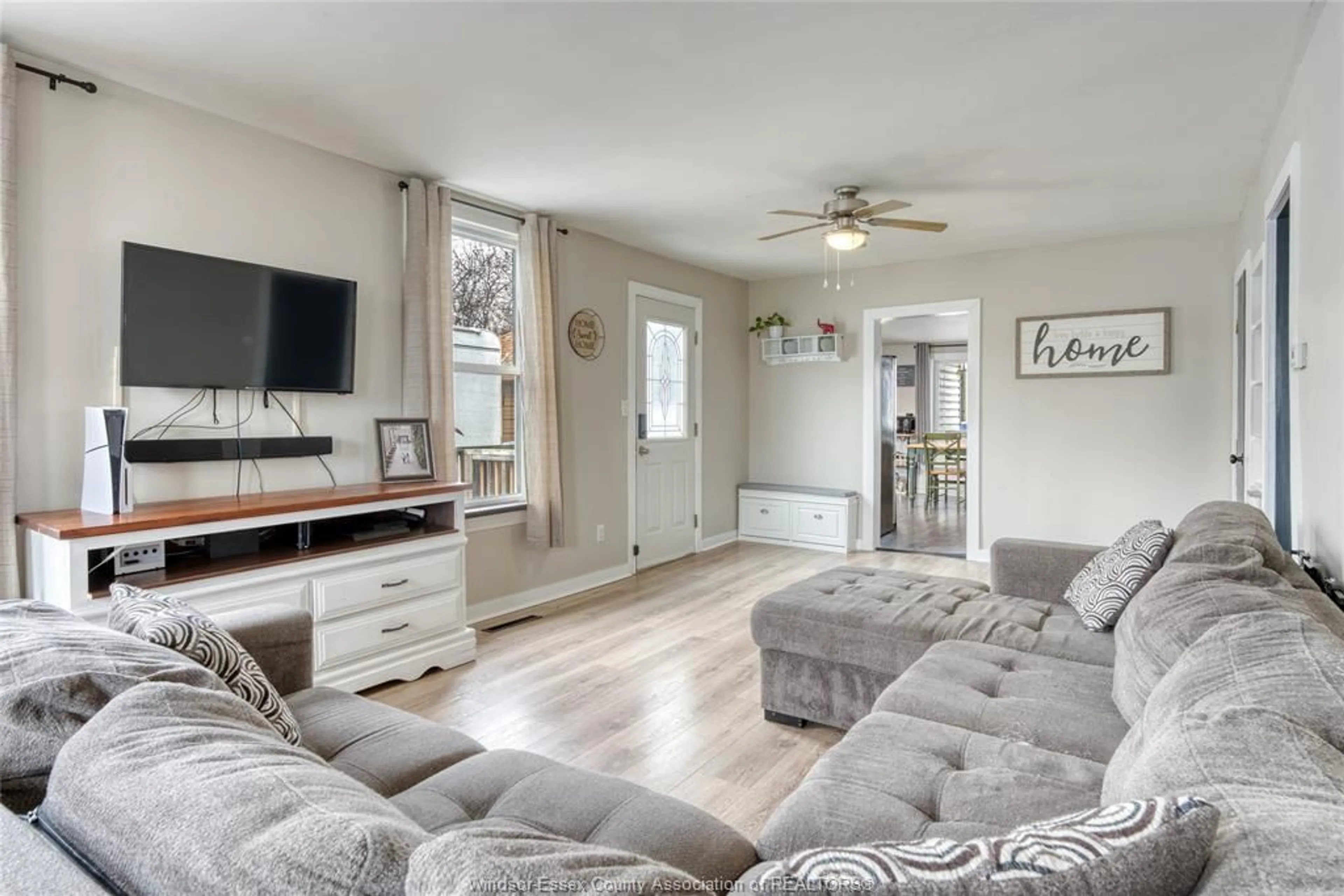 Living room with furniture, unknown for 75 ORANGE St, Leamington Ontario N8H 1P8