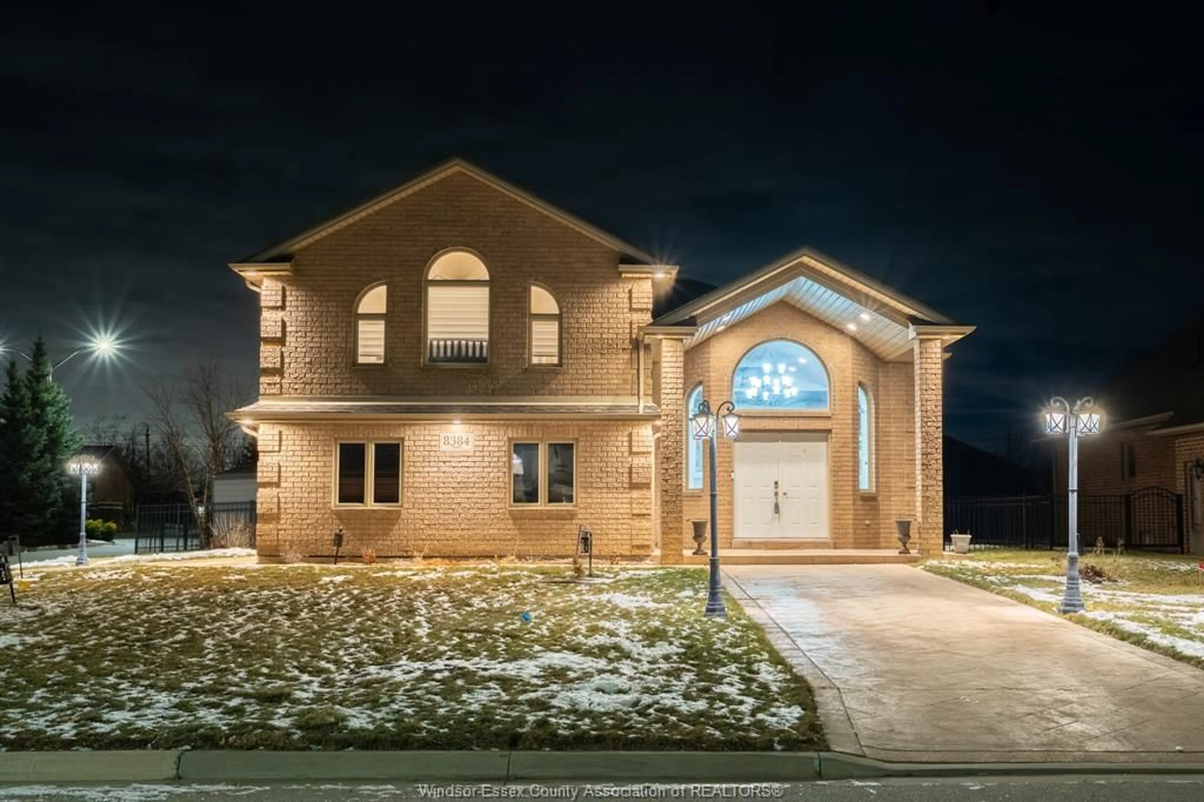 Home with brick exterior material, building for 8384 Annie, Amherstburg Ontario N0R 1J0