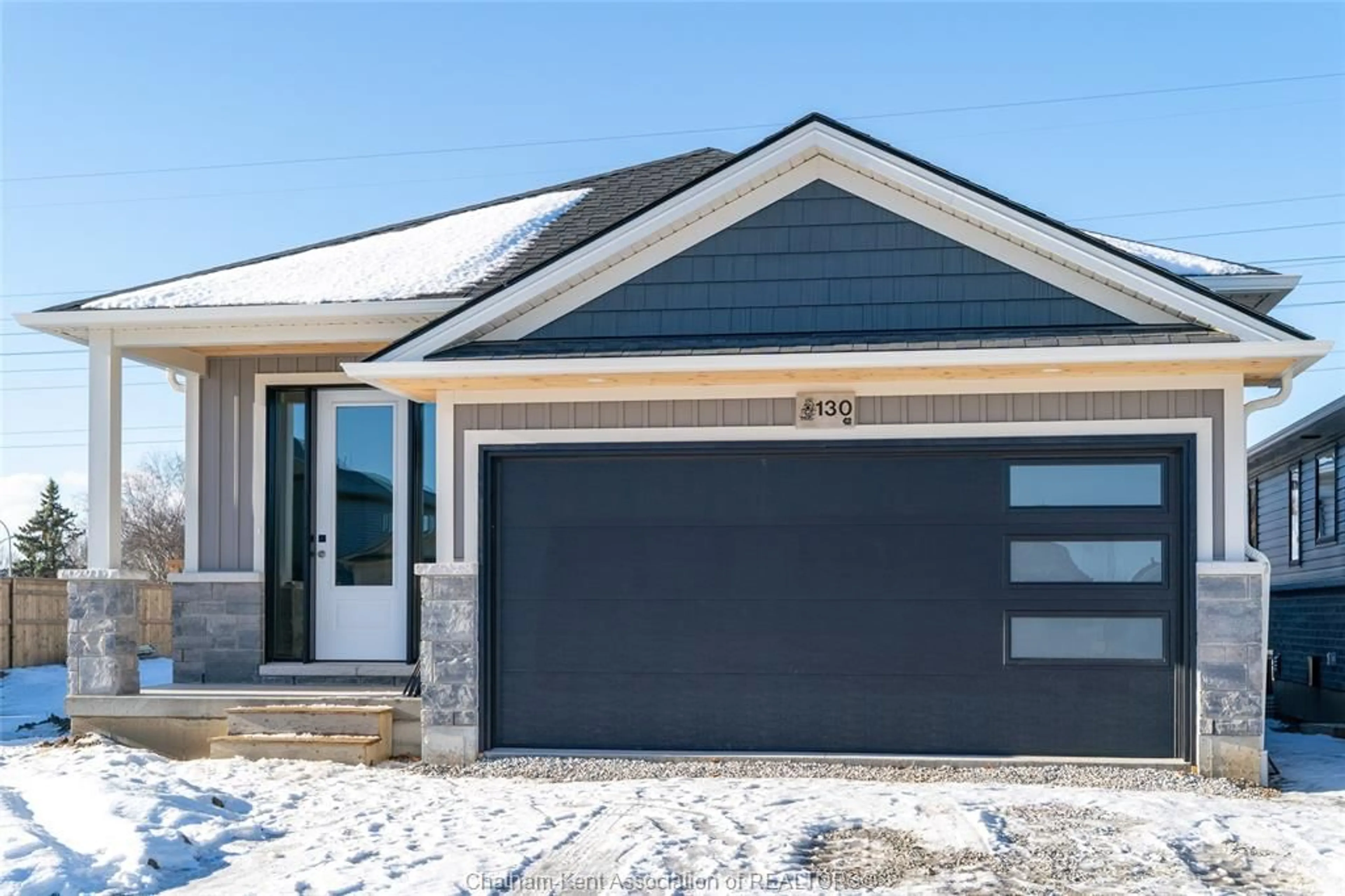 Home with vinyl exterior material, street for 130 Cabot Trail, Chatham Ontario N7L 0A3