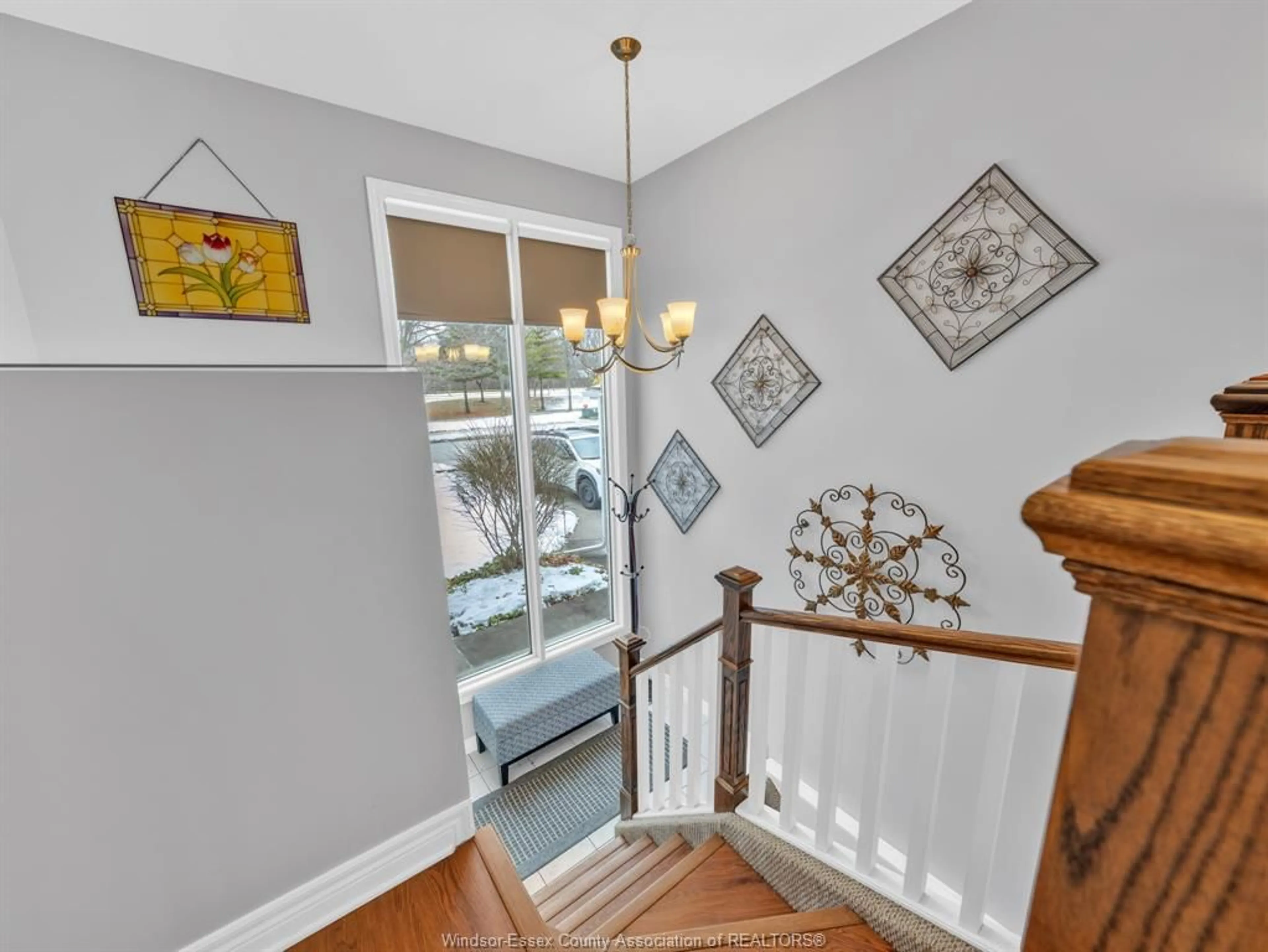 Indoor entryway for 3755 HOLBURN, Windsor Ontario N9E 4S9