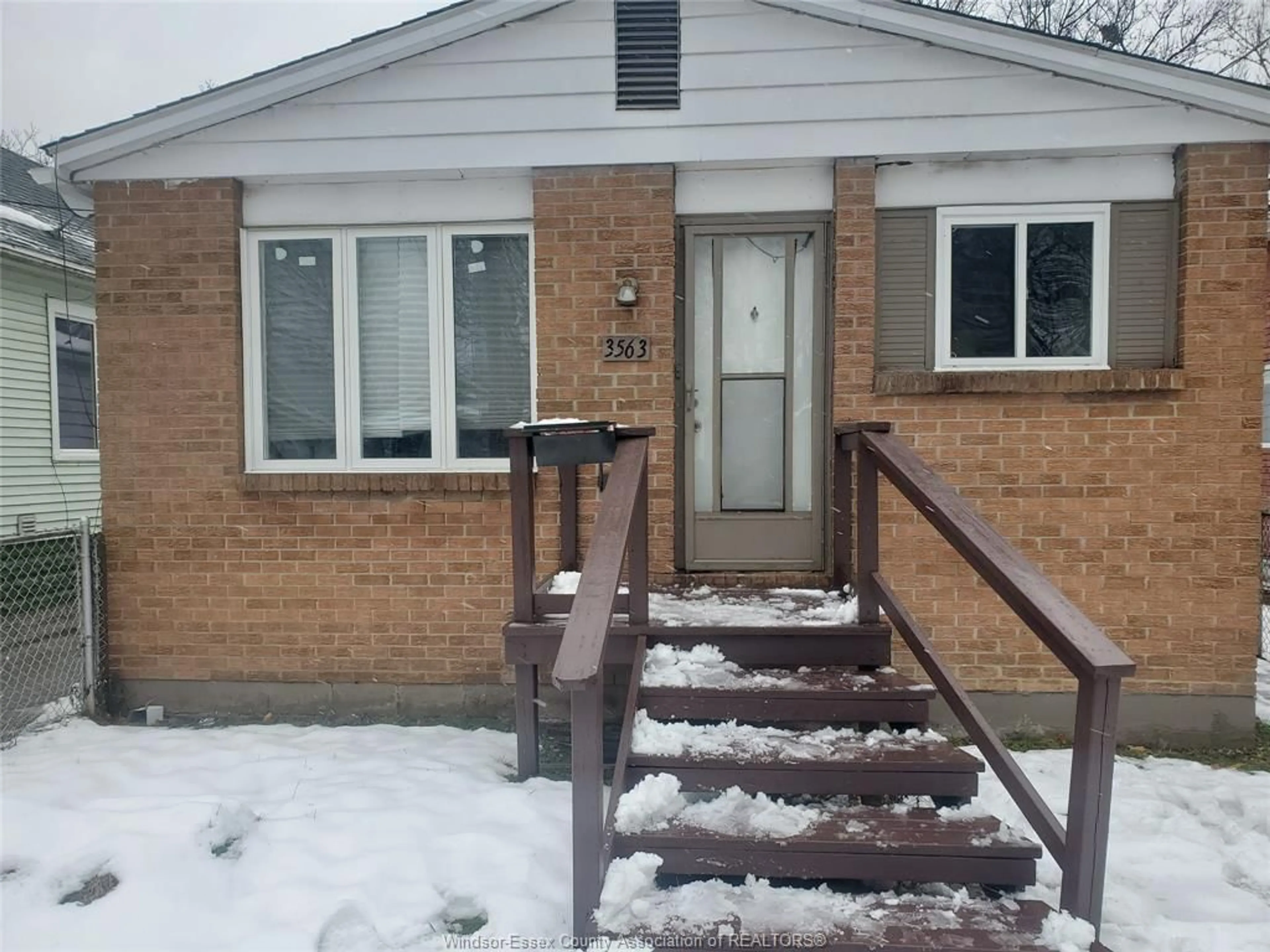 Unknown for 3563 BLOOMFIELD, Windsor Ontario N9C 1R8