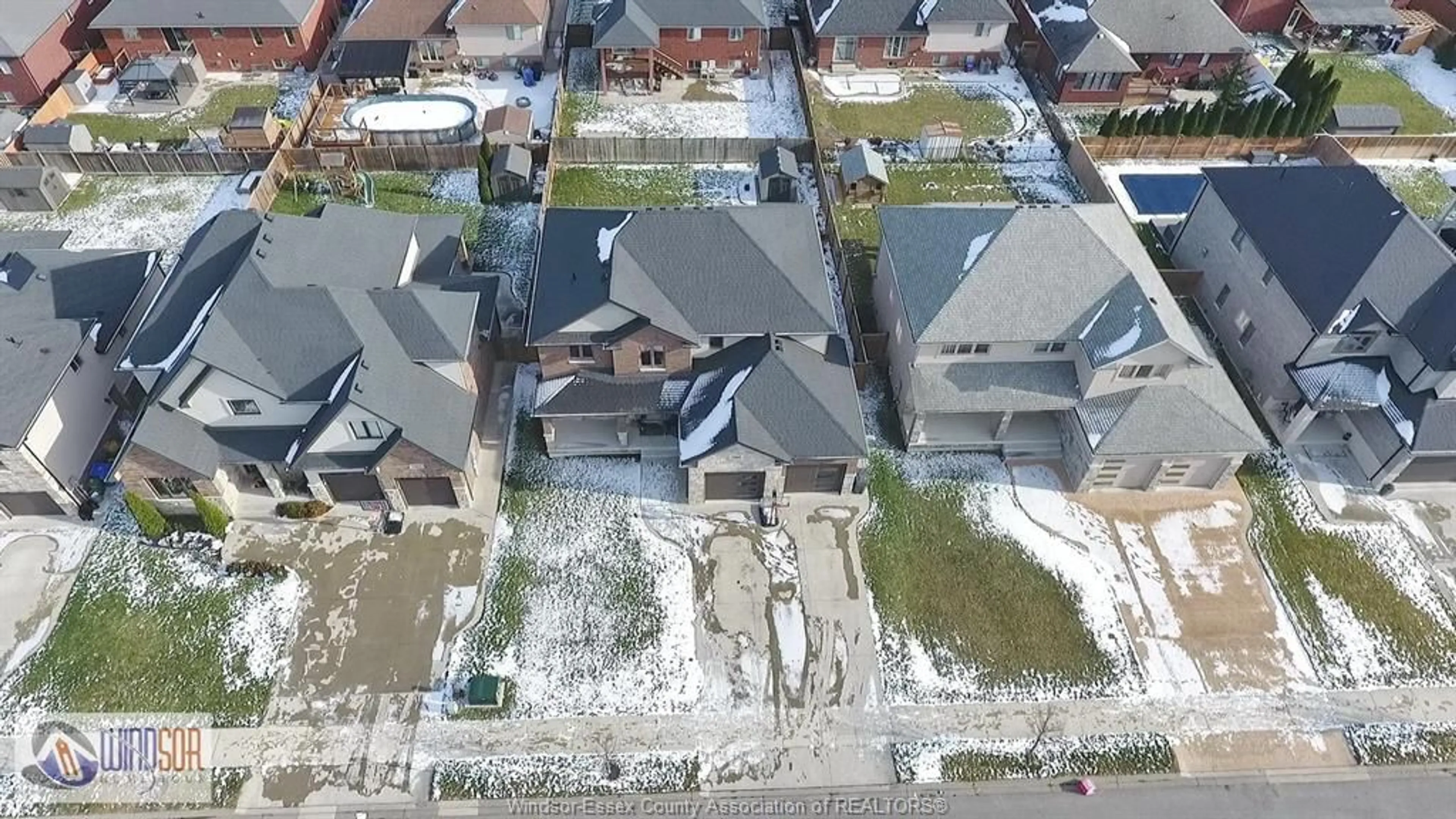 A pic from outside/outdoor area/front of a property/back of a property/a pic from drone, street for 1363 PASCAL Ave, Lakeshore Ontario N8L 0T6