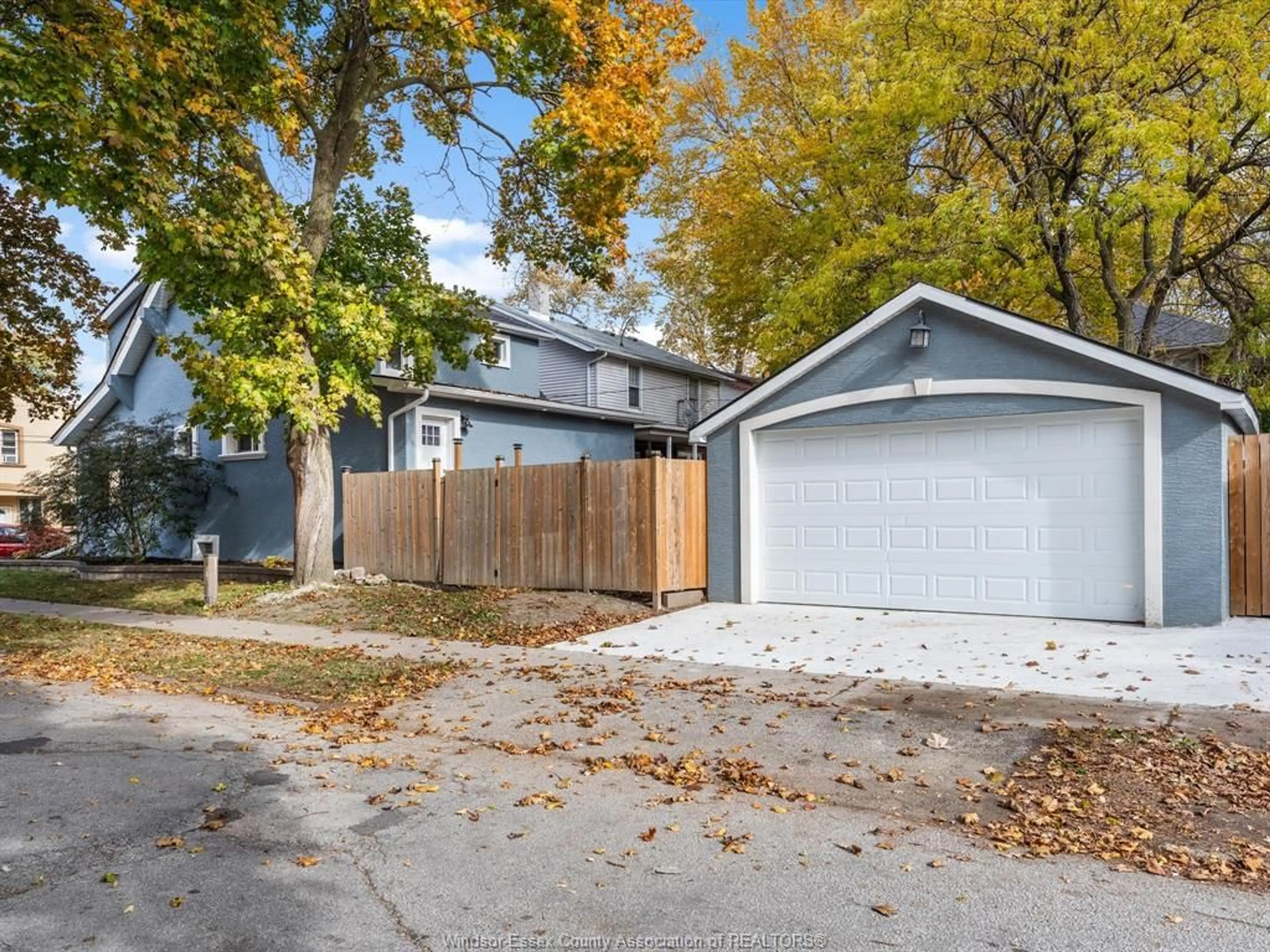 Unknown for 425 Hanna St, Windsor Ontario N8X 1E5