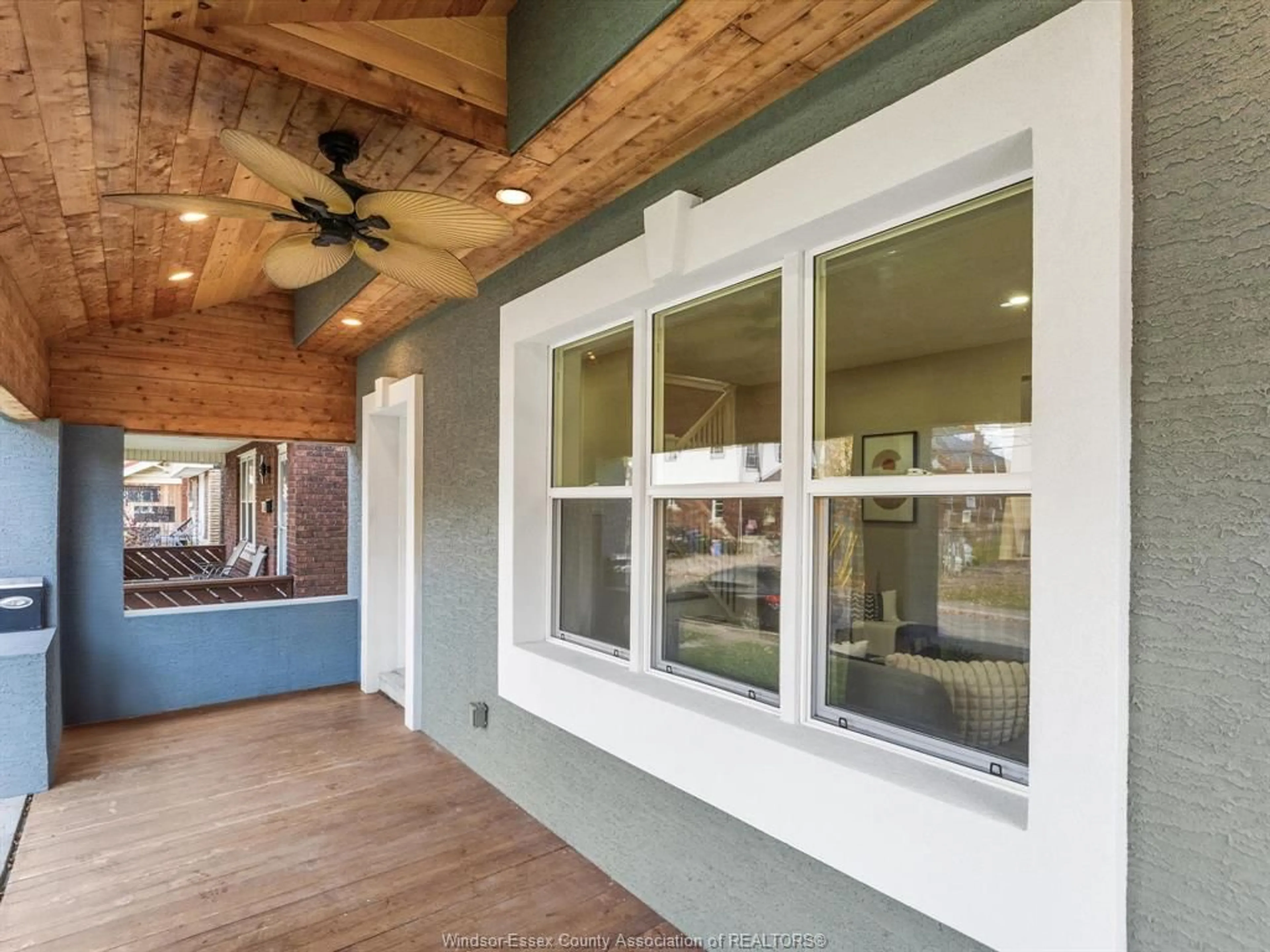 Unknown for 425 Hanna St, Windsor Ontario N8X 1E5