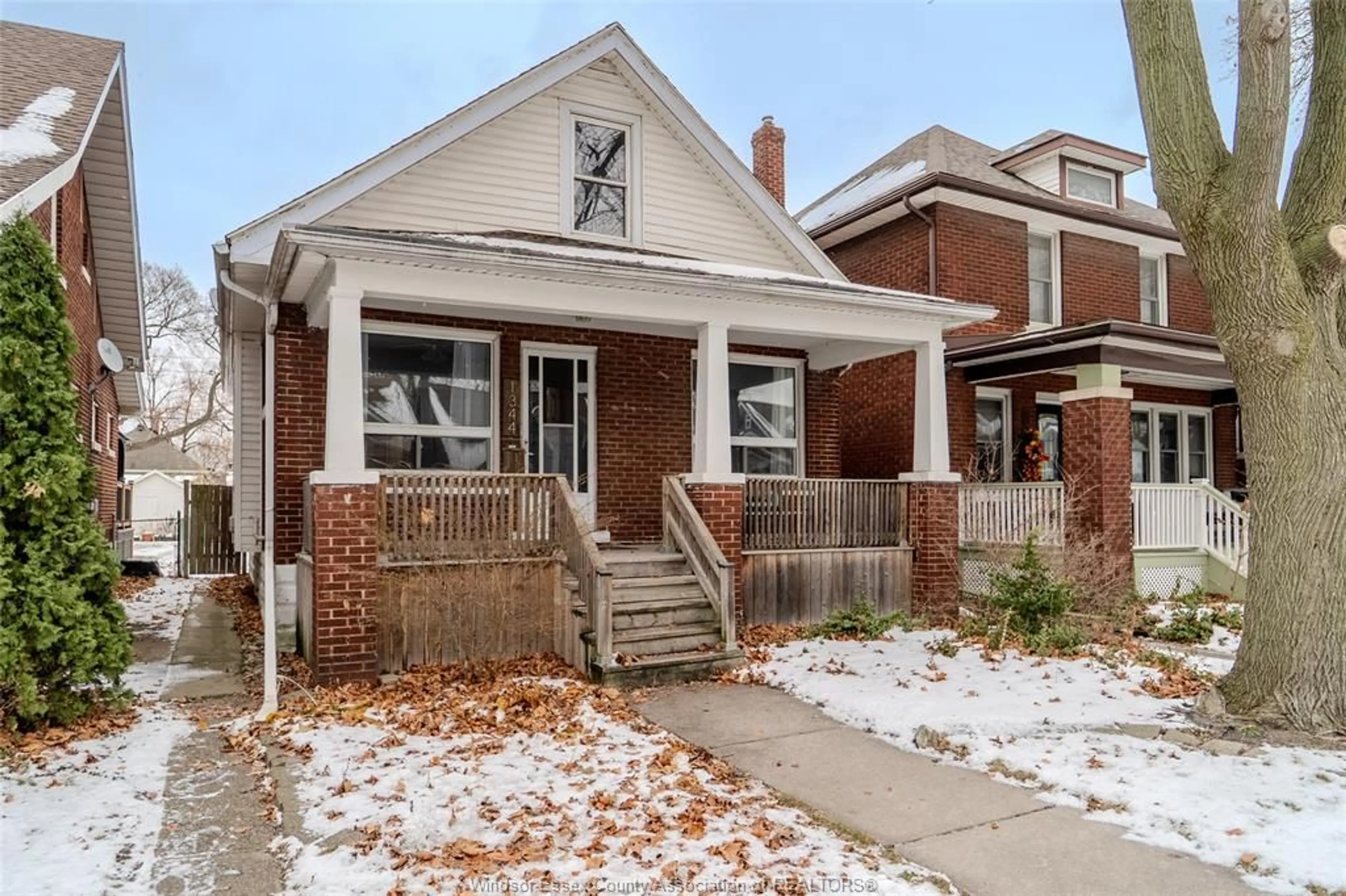Home with brick exterior material, street for 1344 GLADSTONE, Windsor Ontario N8X 1L8