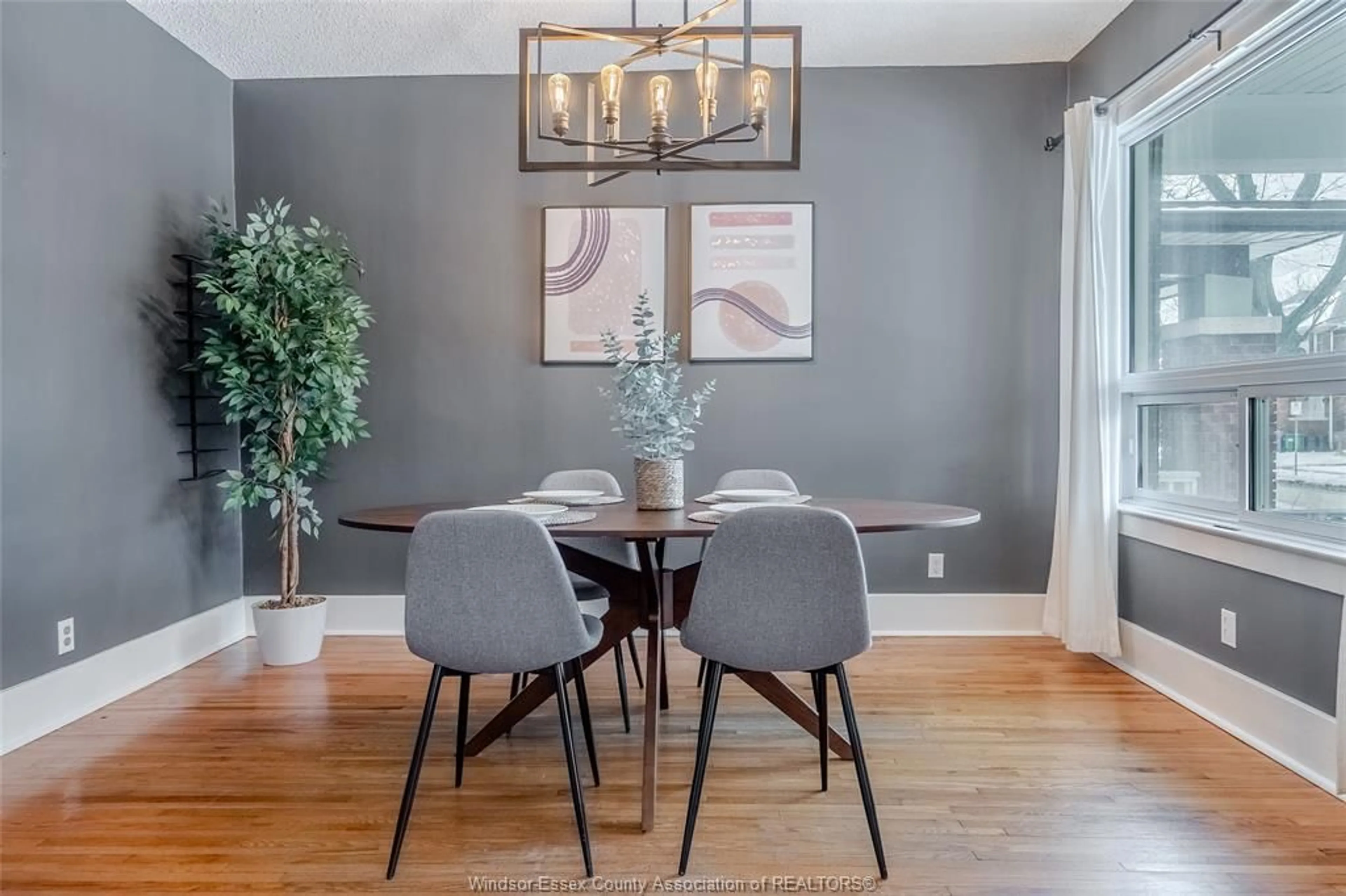 Dining room, wood/laminate floor for 1344 GLADSTONE, Windsor Ontario N8X 1L8