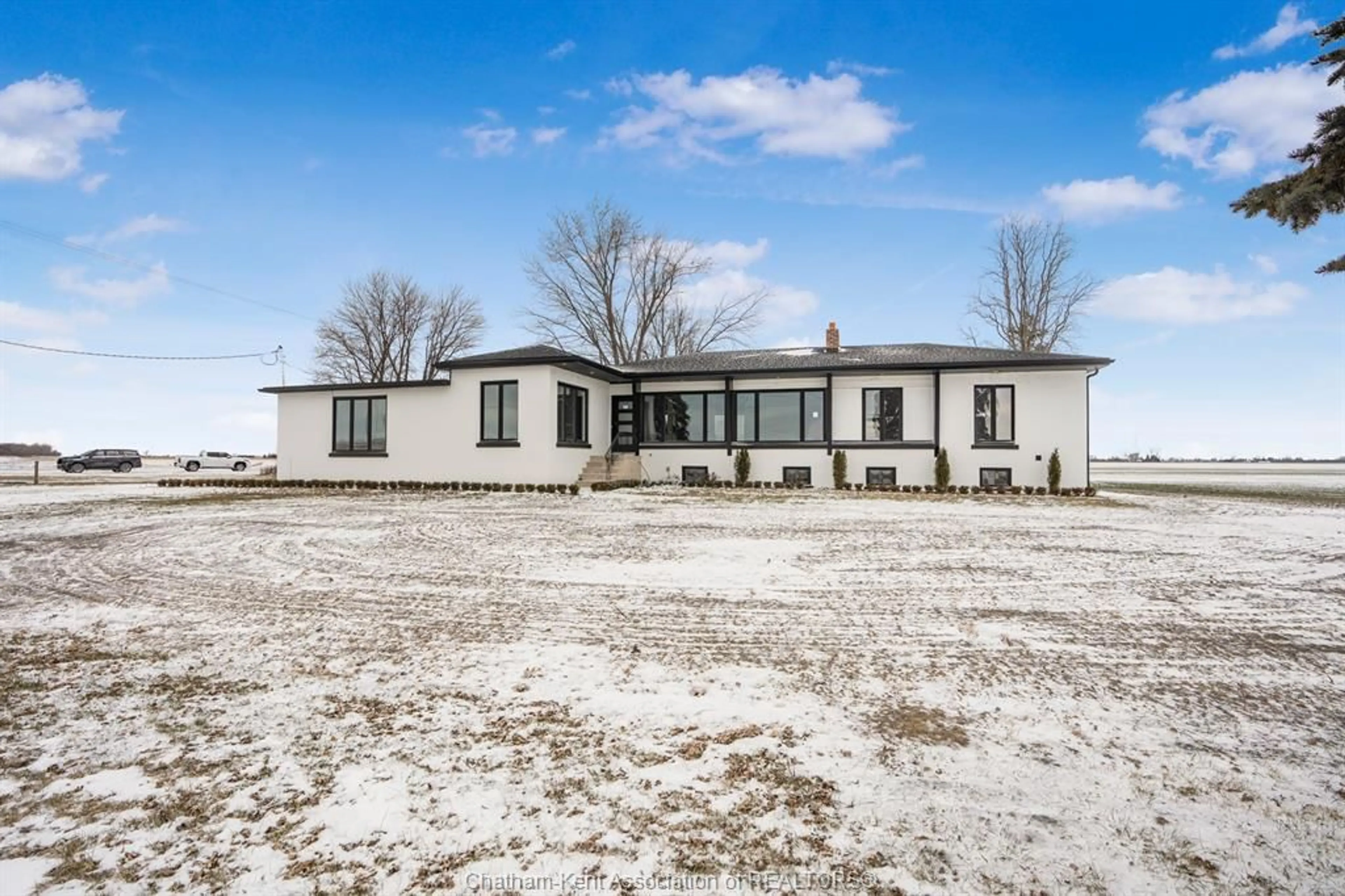 A pic from outside/outdoor area/front of a property/back of a property/a pic from drone, building for 6511 QUEENS Line, Raleigh Township Ontario N7M 5T1