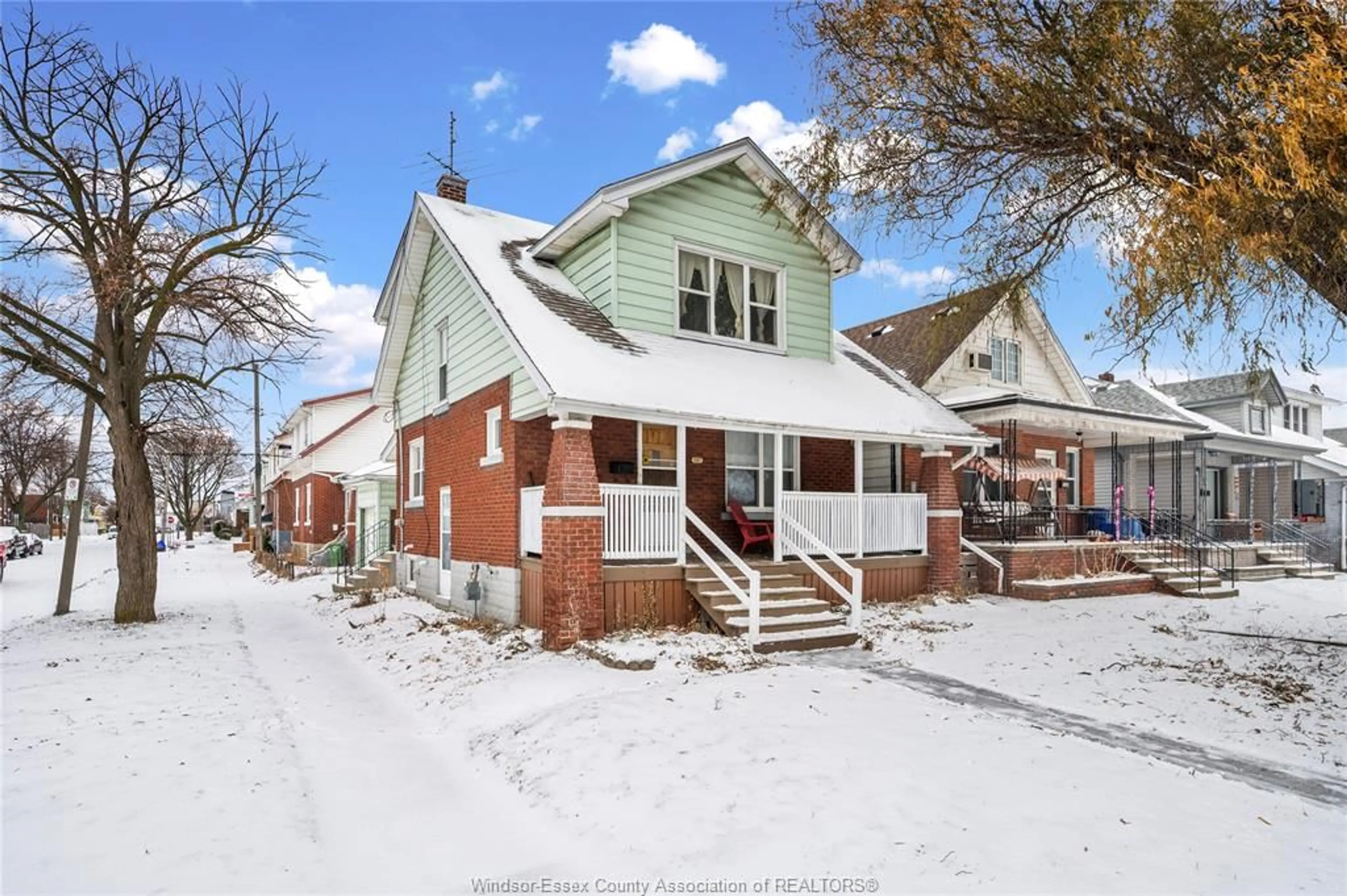 Home with brick exterior material, street for 1097 Moy Ave, Windsor Ontario N9A 2P2