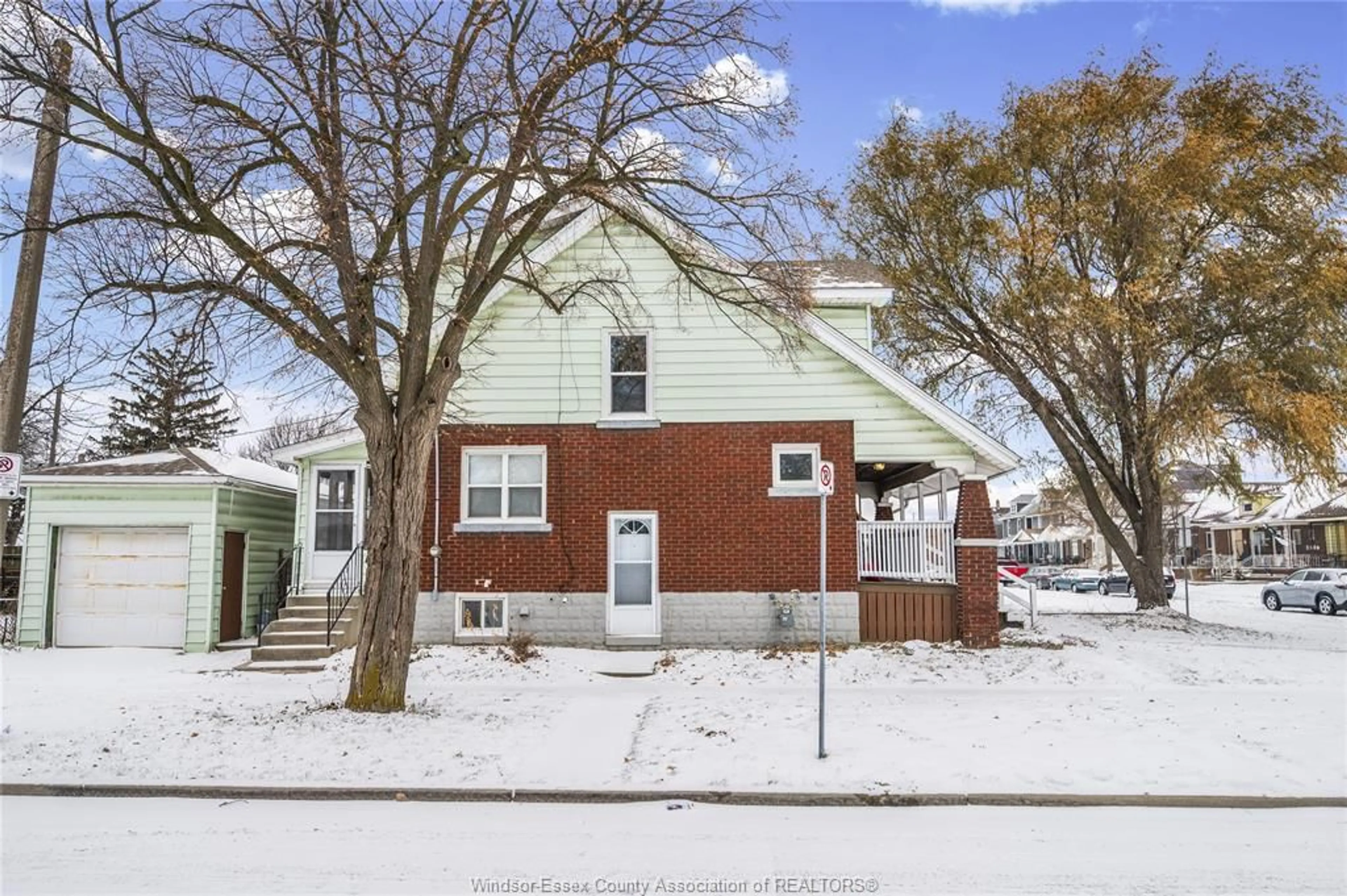 Unknown for 1097 Moy Ave, Windsor Ontario N9A 2P2