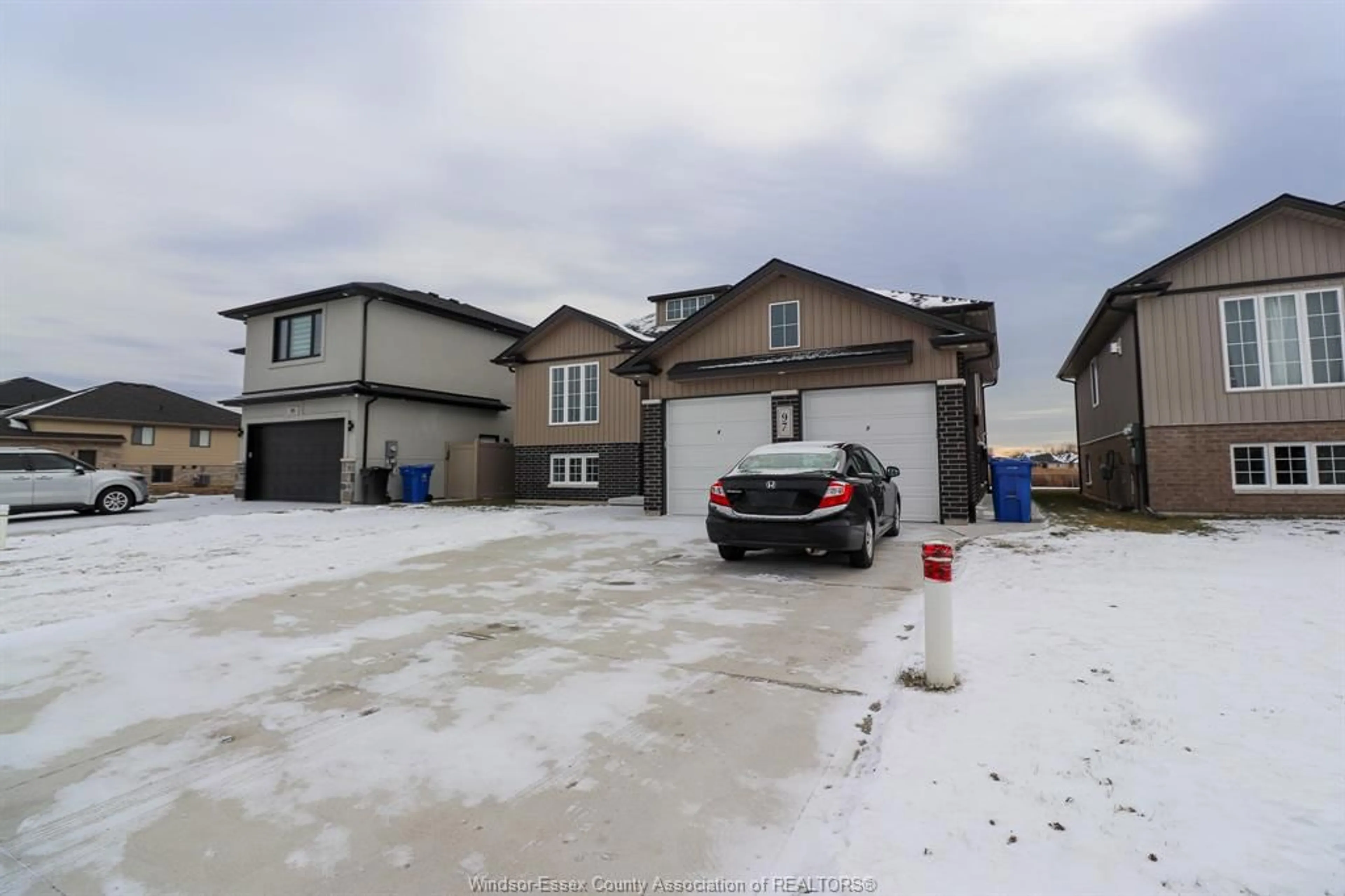 A pic from outside/outdoor area/front of a property/back of a property/a pic from drone, street for 97 KINGSBRIDGE, Amherstburg Ontario N9V 4B6