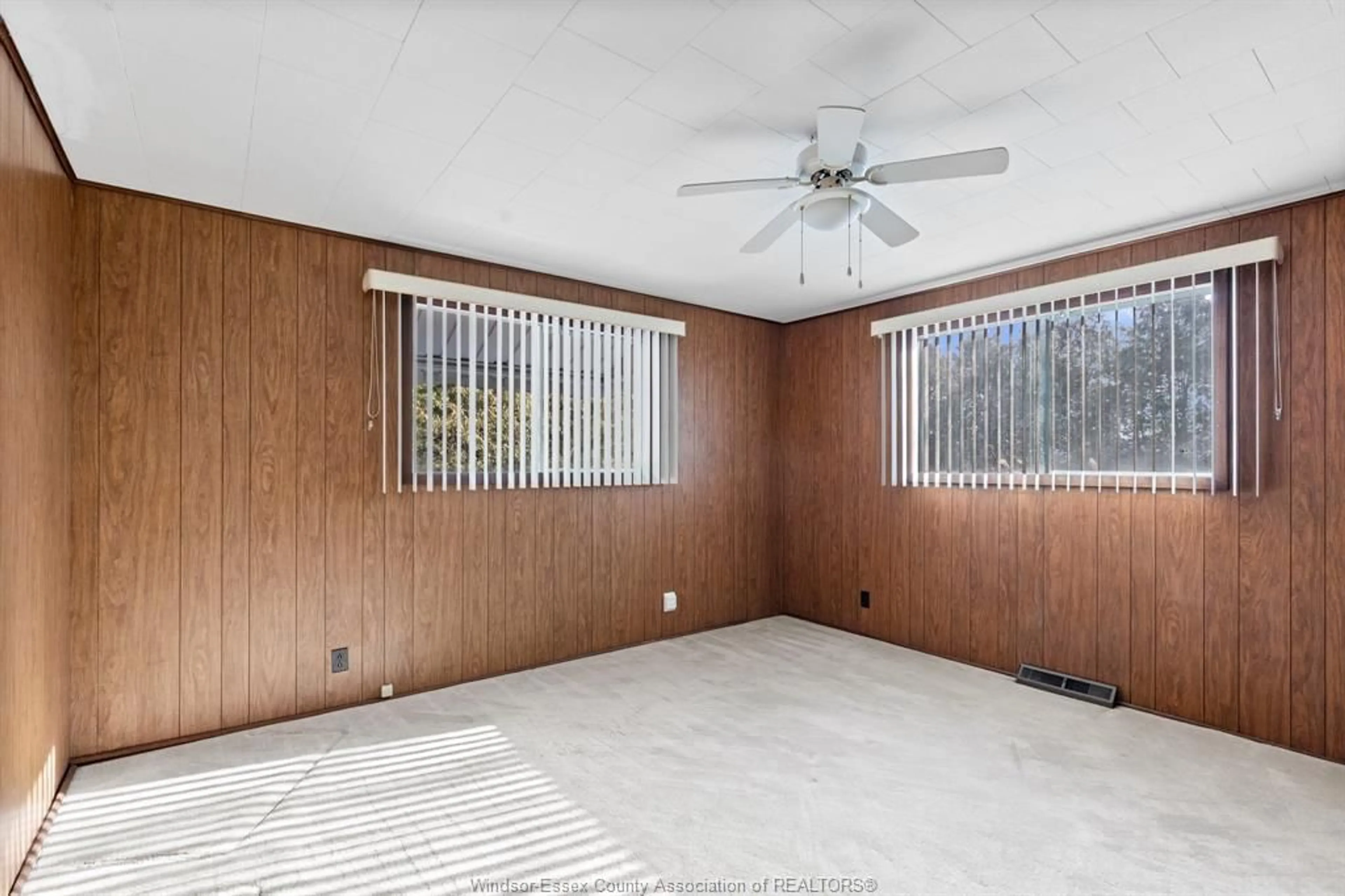 A pic of a room for 424 County Rd 14, Kingsville Ontario N0R 1B0