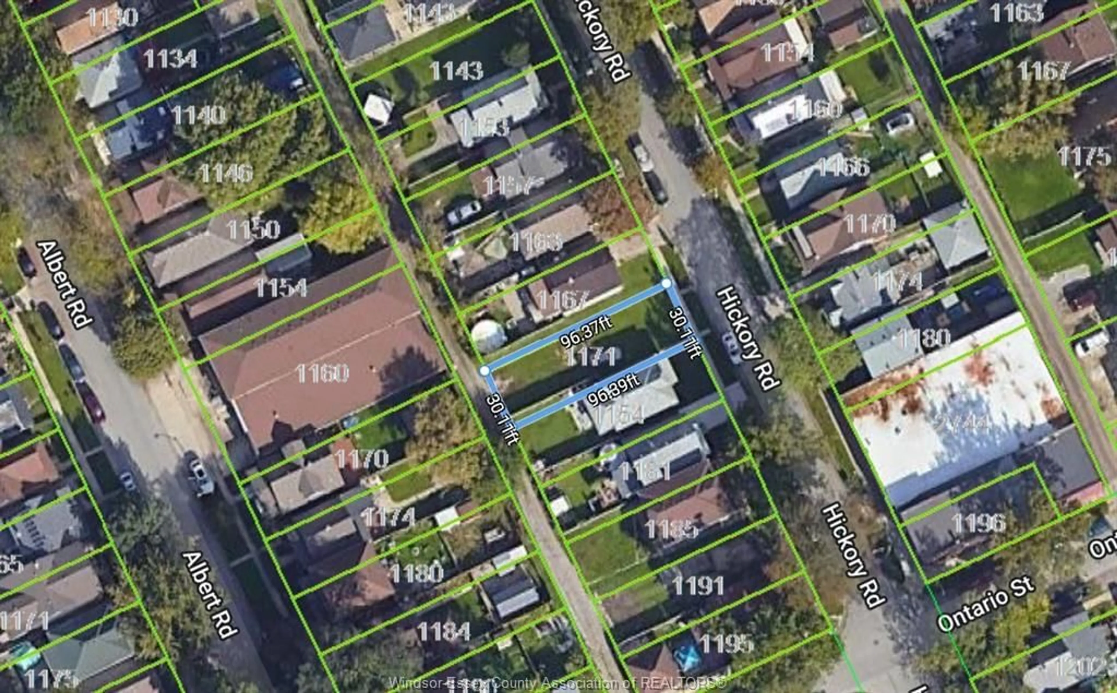 A pic from outside/outdoor area/front of a property/back of a property/a pic from drone, street for 1171 HICKORY Rd, Windsor Ontario N8Y 3S4