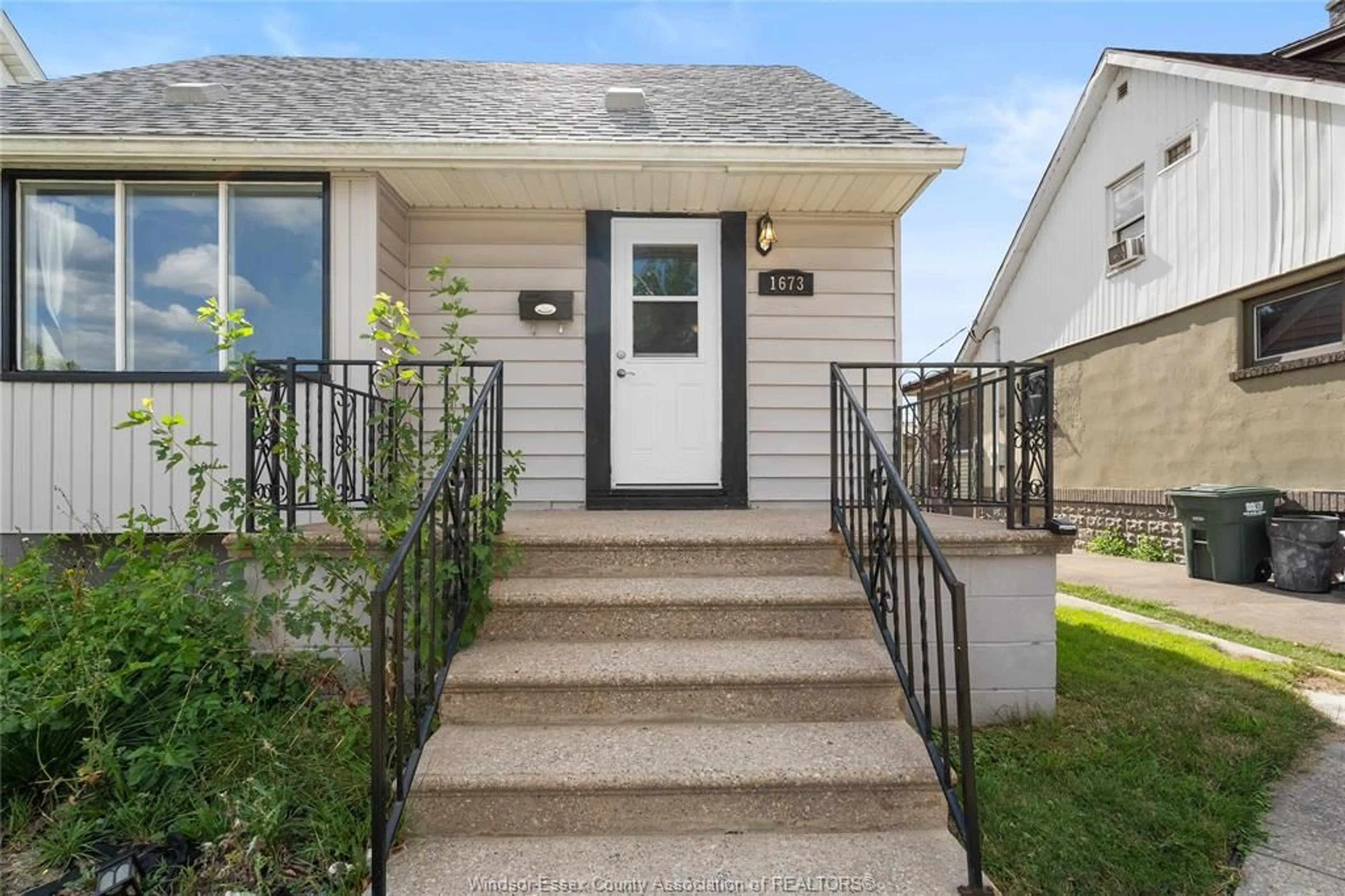 Home with vinyl exterior material, street for 1673 FRANCOIS Rd, Windsor Ontario N8Y 4L8