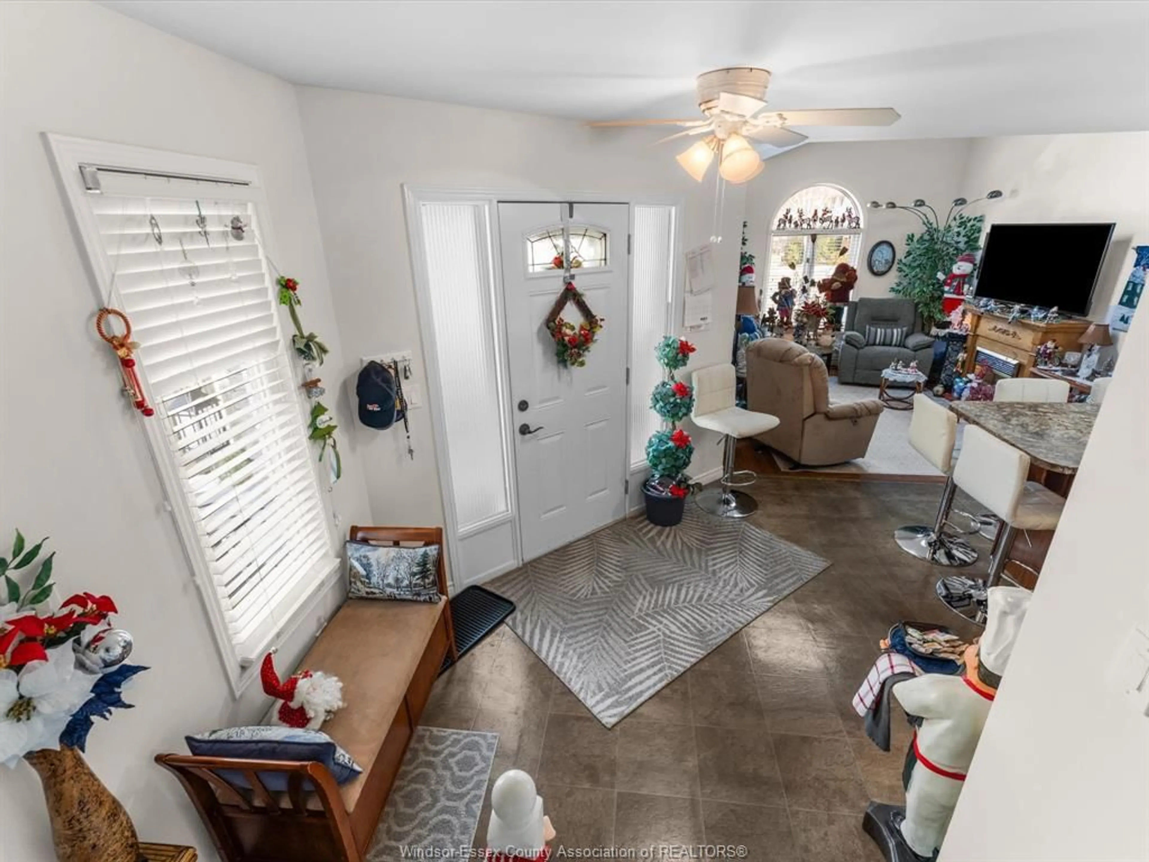 Indoor entryway for 3652 STEPHANIE Crt, Windsor Ontario N8W 5G5