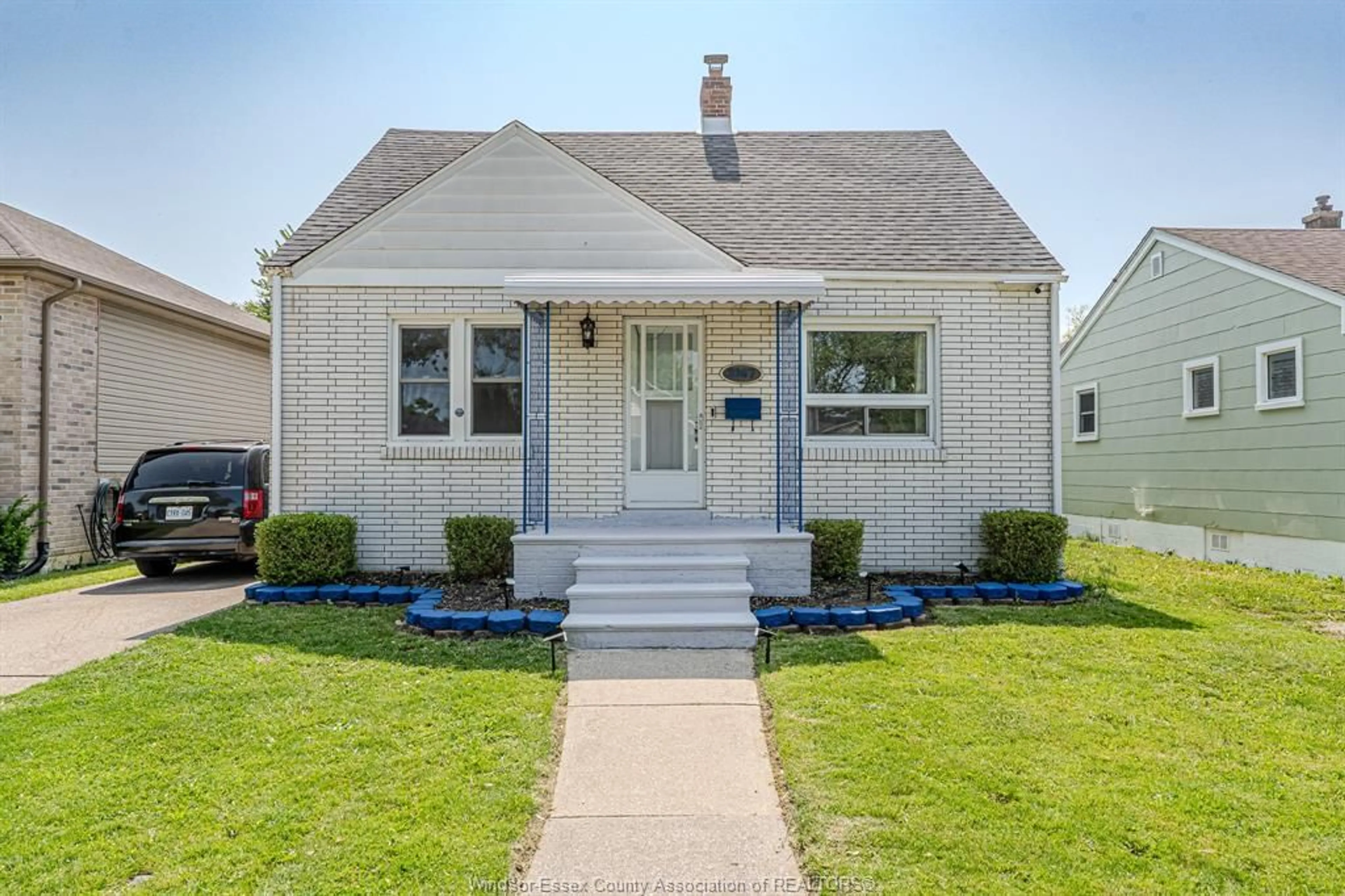 Home with vinyl exterior material, street for 2367 MEIGHEN, Windsor Ontario N8W 4B8