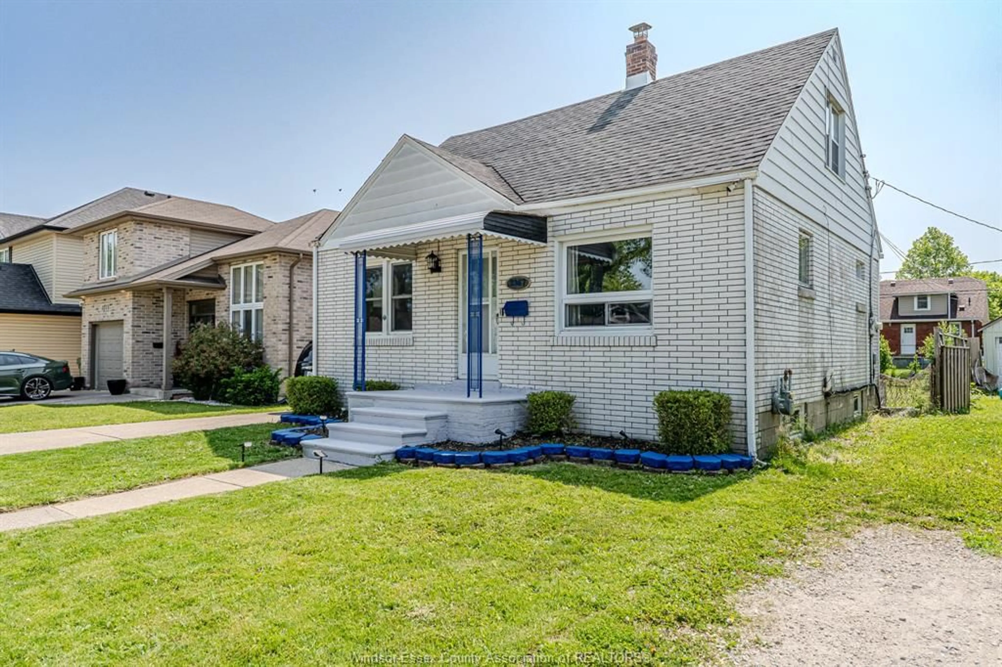 Home with vinyl exterior material, street for 2367 MEIGHEN, Windsor Ontario N8W 4B8