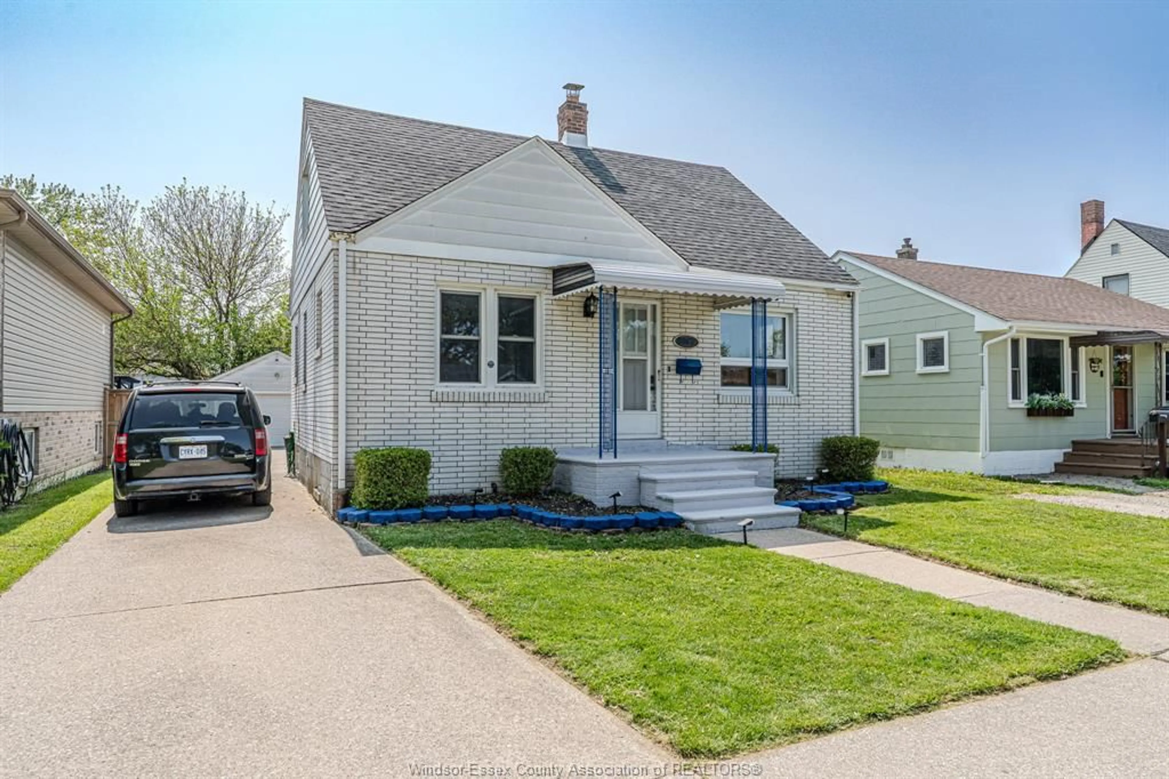 Home with vinyl exterior material, street for 2367 MEIGHEN, Windsor Ontario N8W 4B8